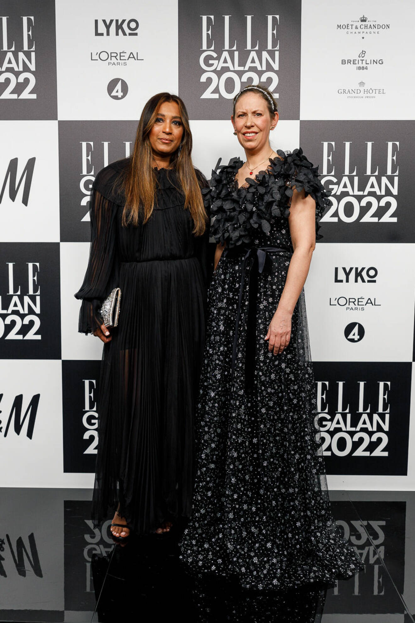 Jennifer Blom och Ida Sjöstedt bar båda egen design – i klassiskt svart.