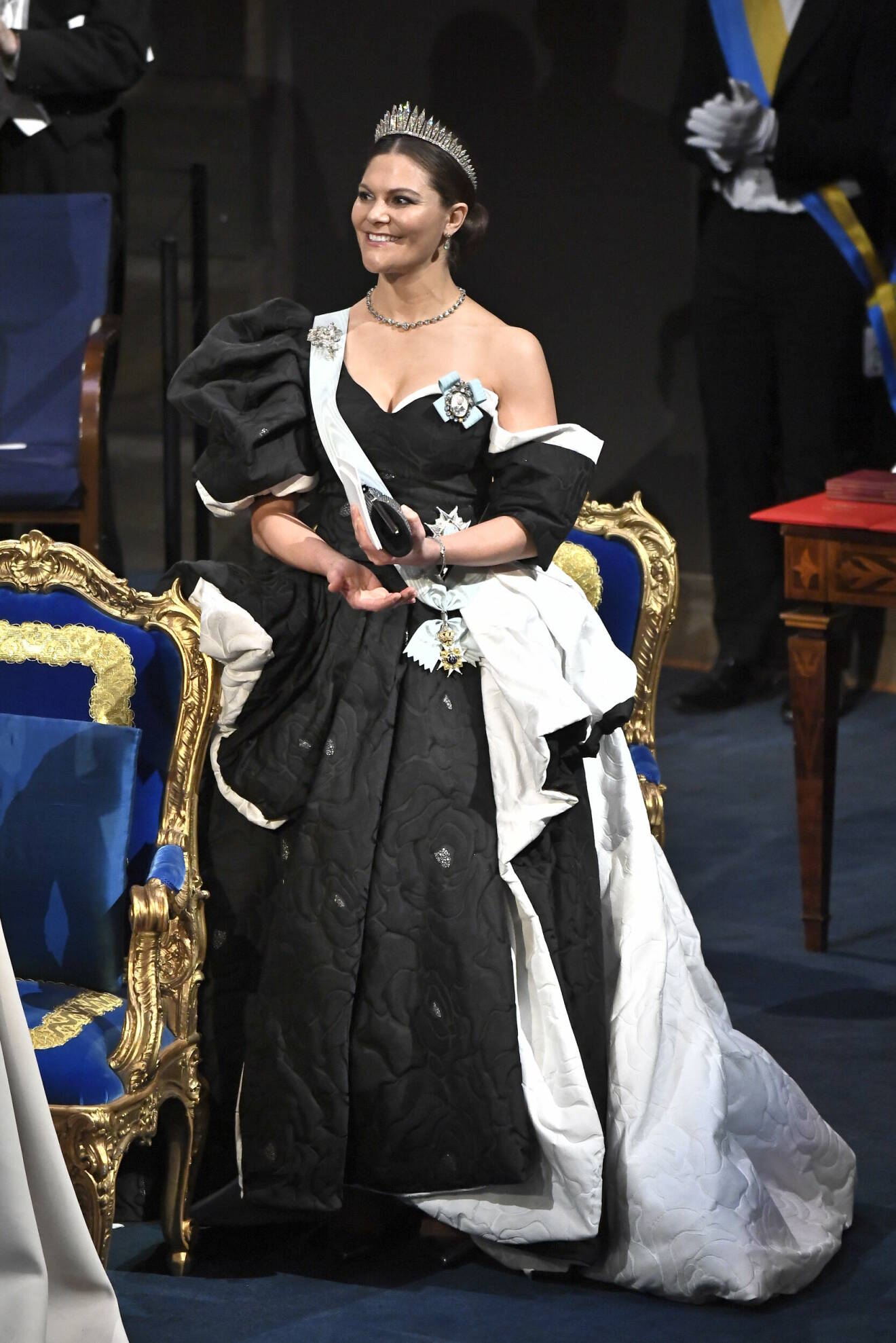 Kronprinsessan Victoria i svensk design – Nobelfesten 2019