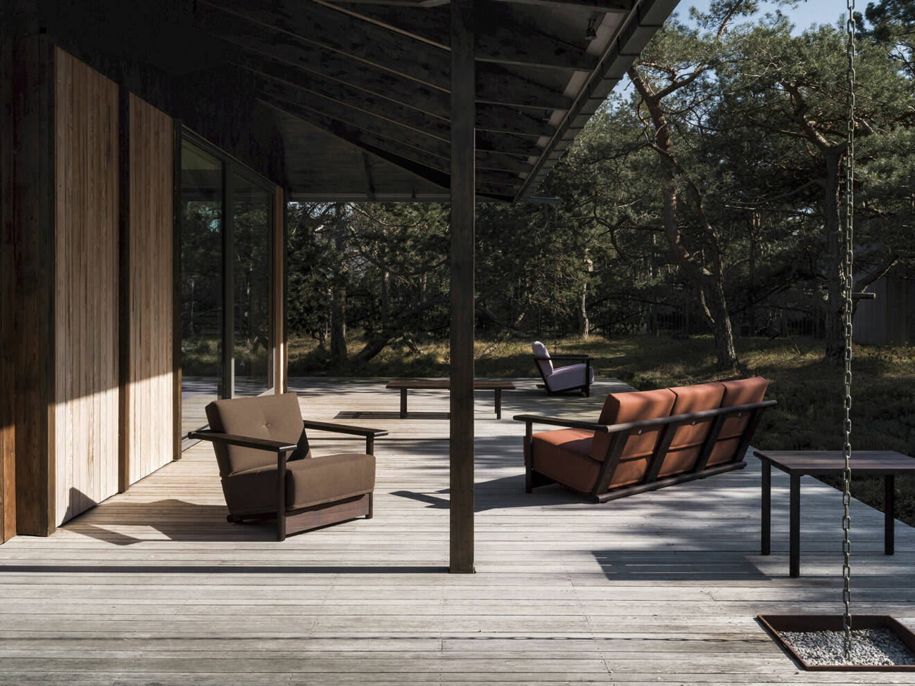 Möbelgruppen <i>Baba,</i> formgiven av David Ericsson, kan användas både utomhus och inomhus.