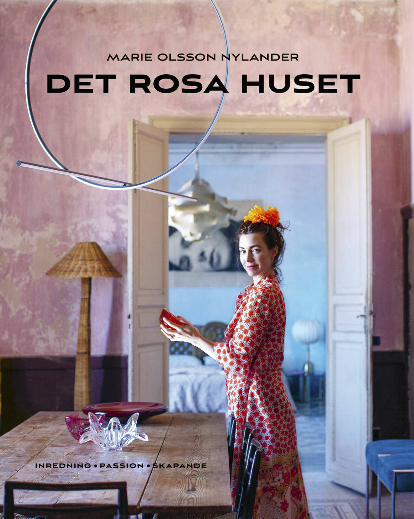 Marie Olsson Nylander är aktuell med sin första bok <i>Det rosa huset</i>