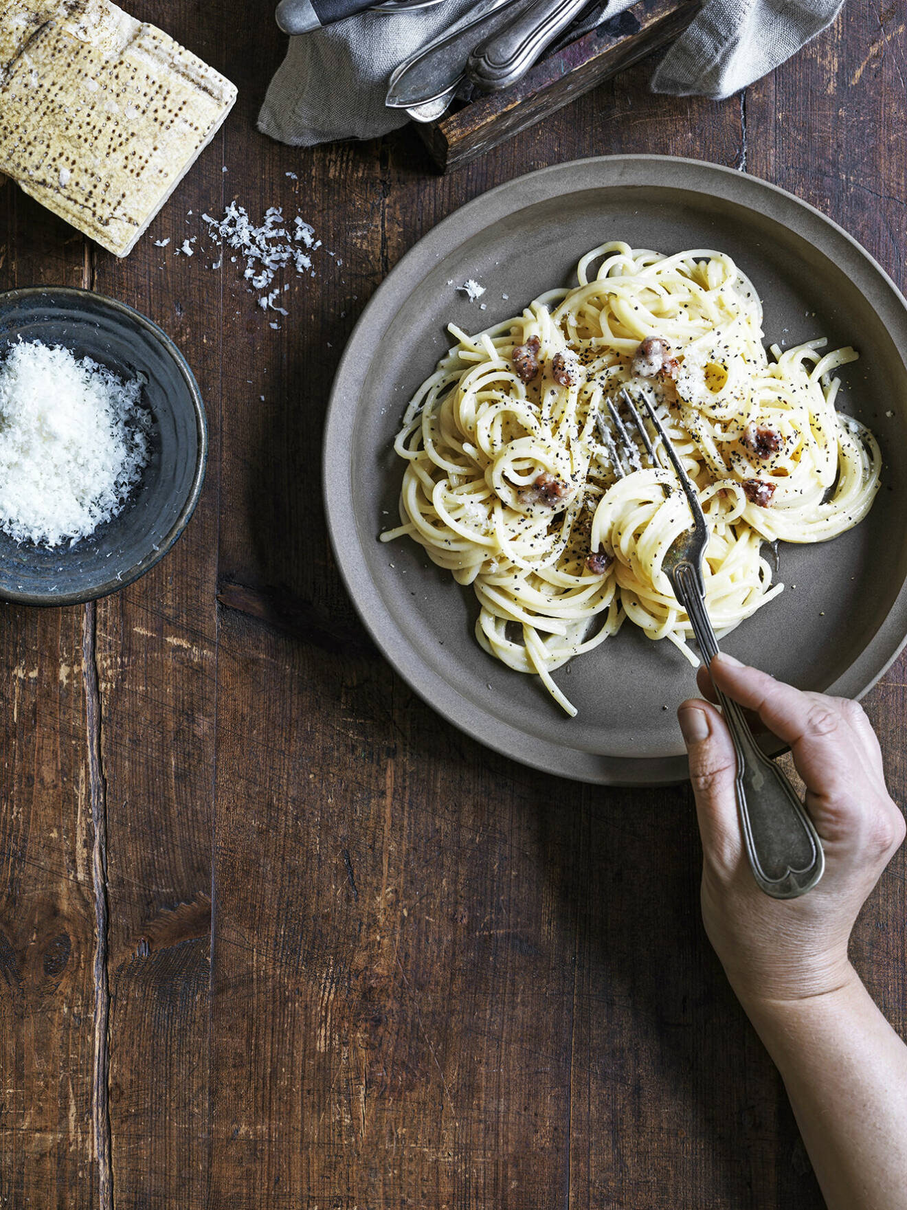 Gör en extra god pasta carbonara med miso