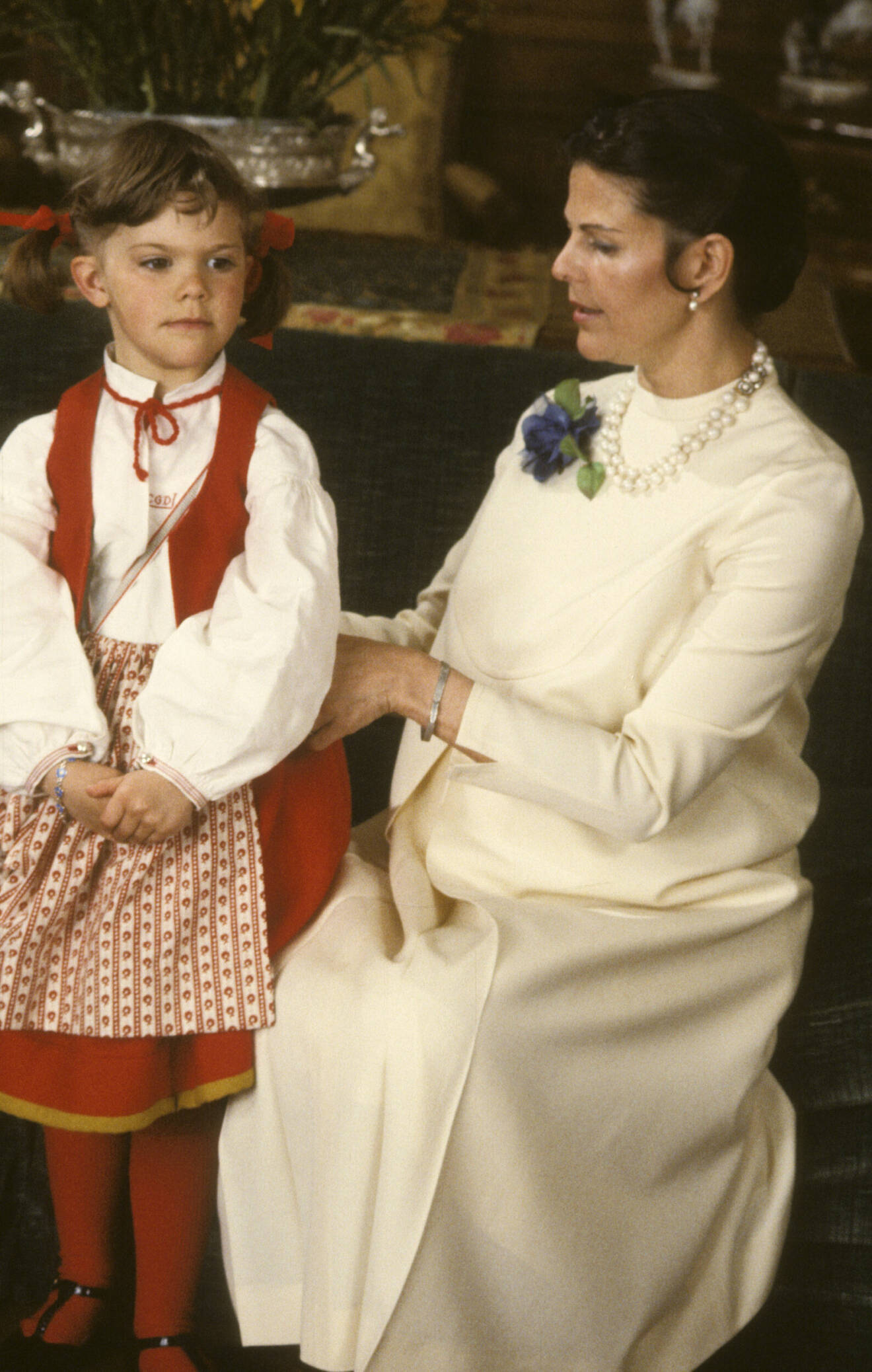 drottning Silvia gravid med prinsessan Madeleine julen 1981.