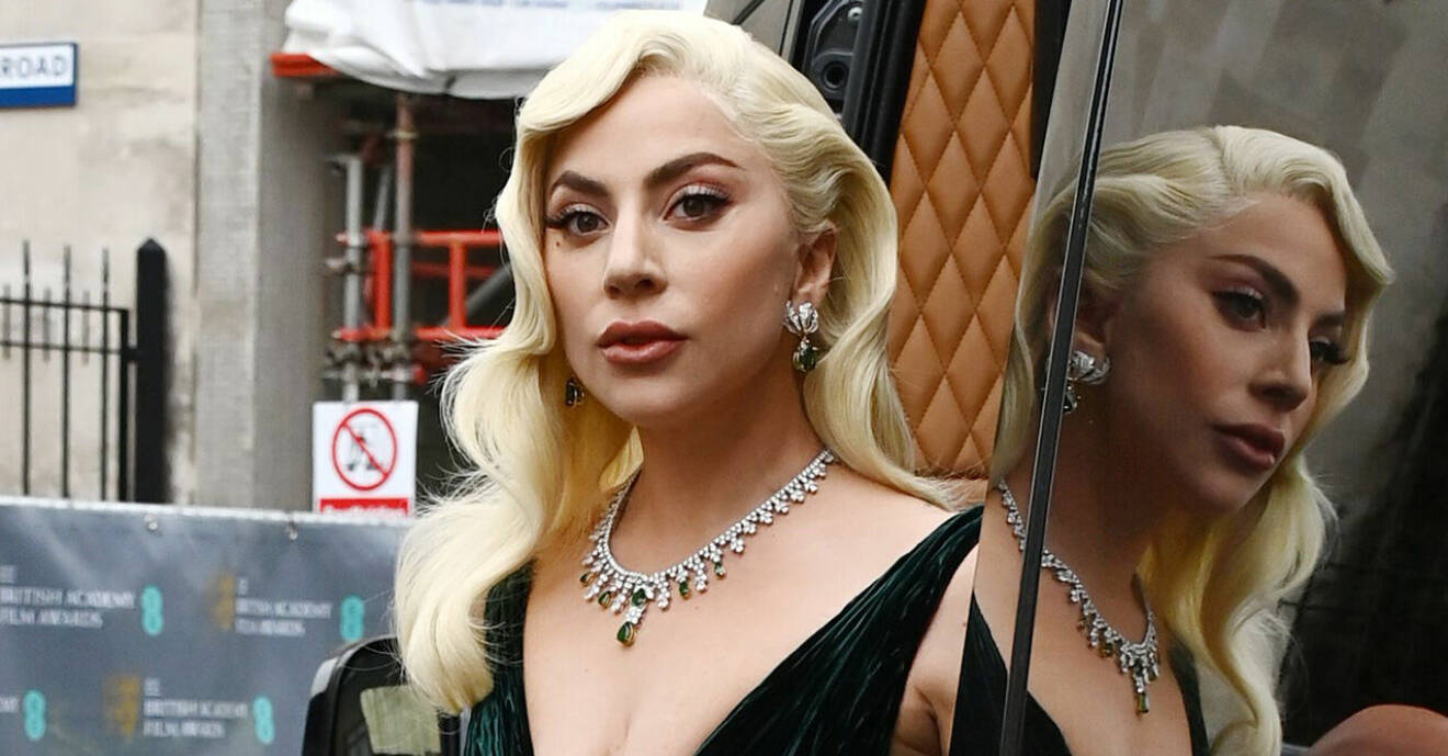 Så här ser Lady Gagas naturliga hår ut – visar upp bilder från förr