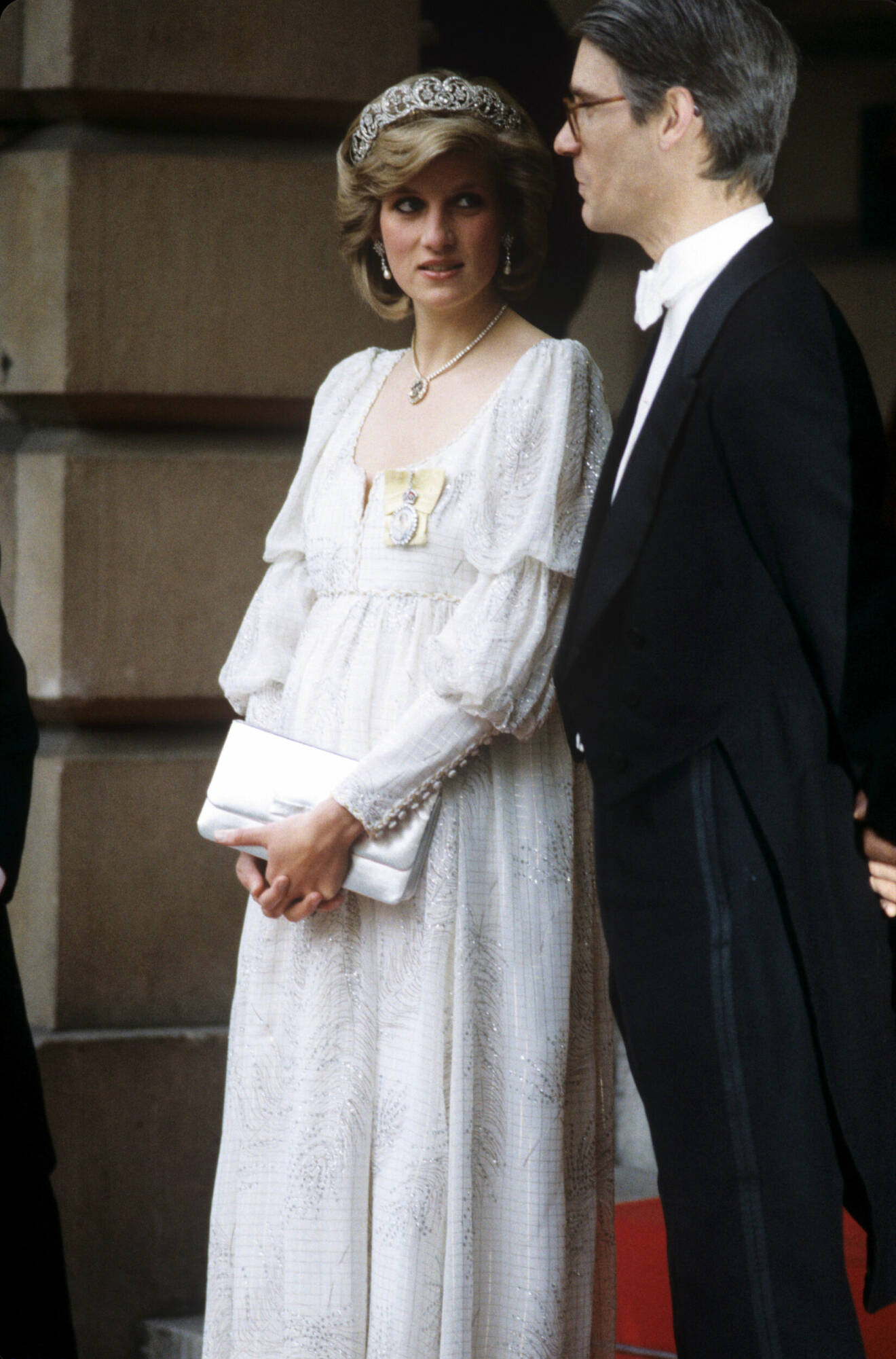 Dianas gravidstil – vit klänning 1984