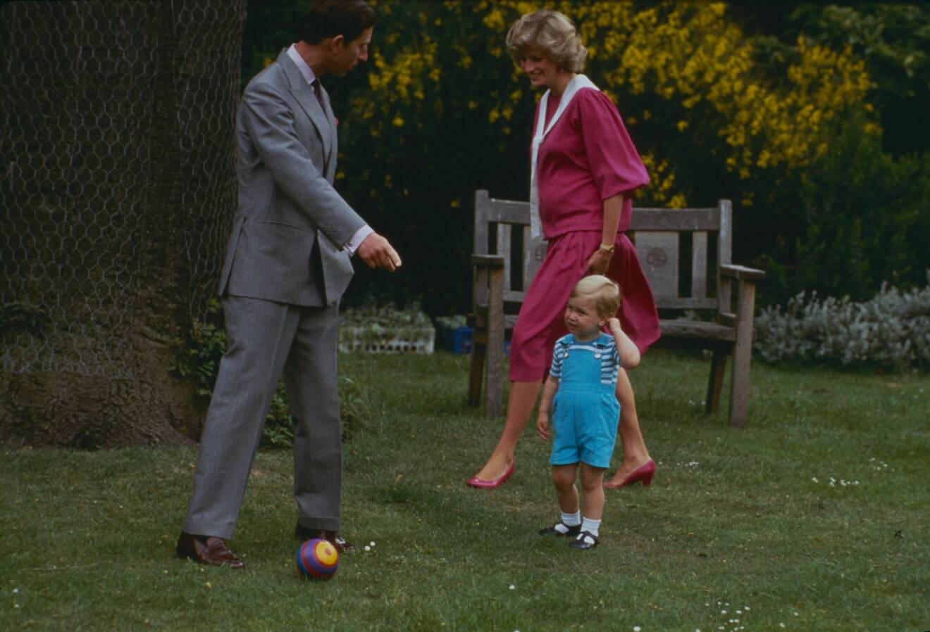 Dianas gravidstil – rosa set med kjol och topp