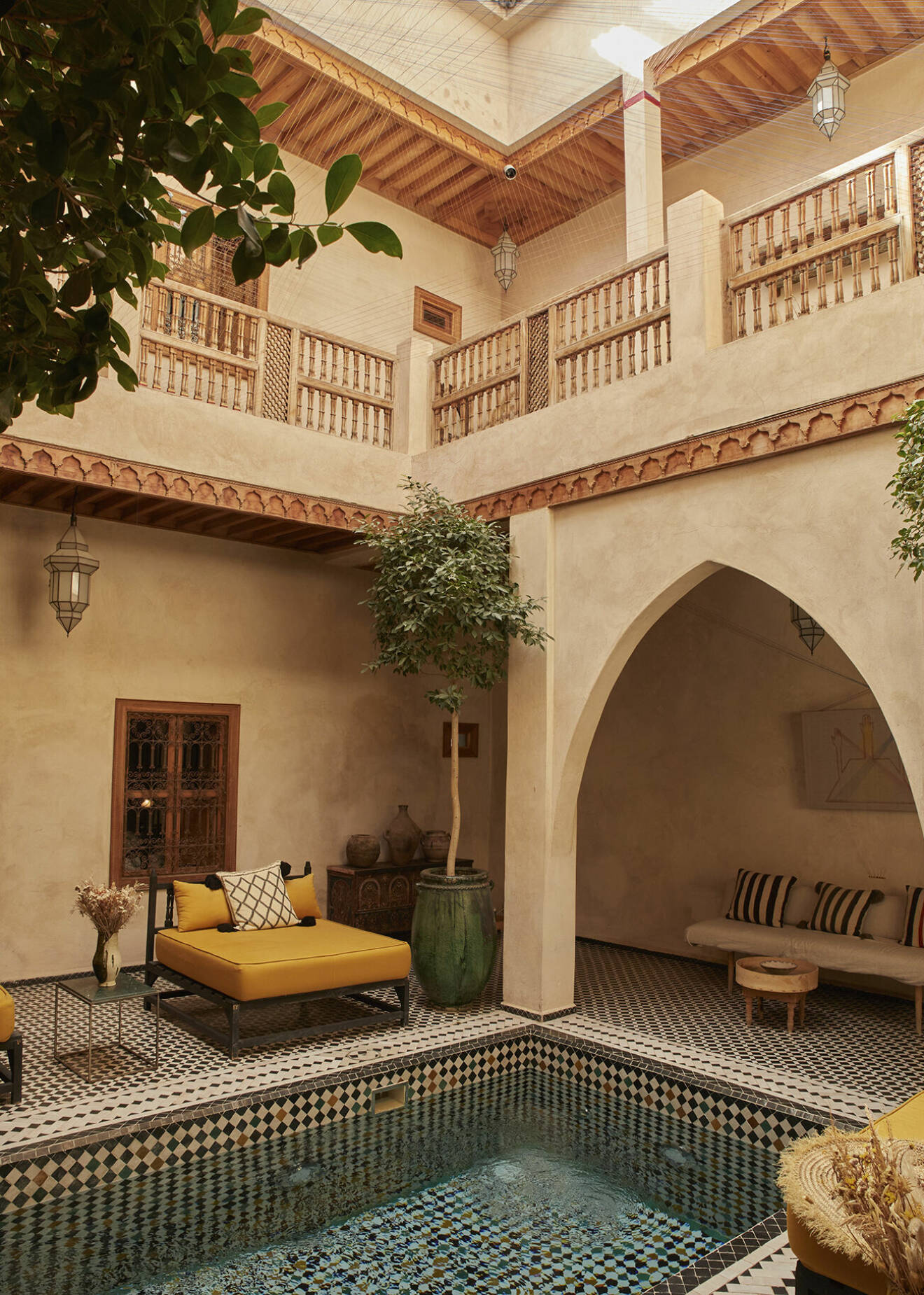 Till varje rum på Be Riad hör en egen mosaikklädd pool.