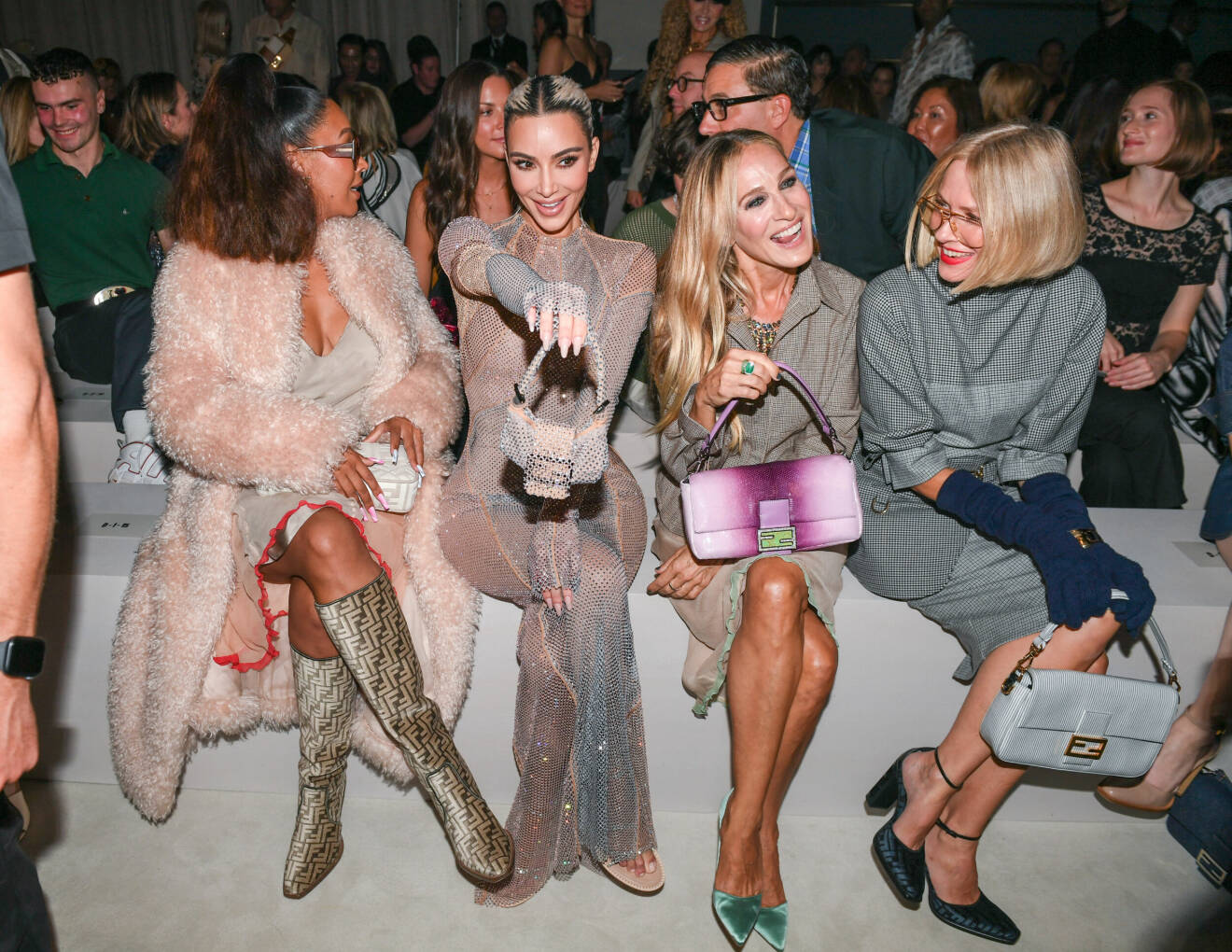 Fendis visning bjöd på stjärnglans på front row. Här Lala Anthony, Kim Kardashian, Sarah Jessica Parker och Naomi Watts.