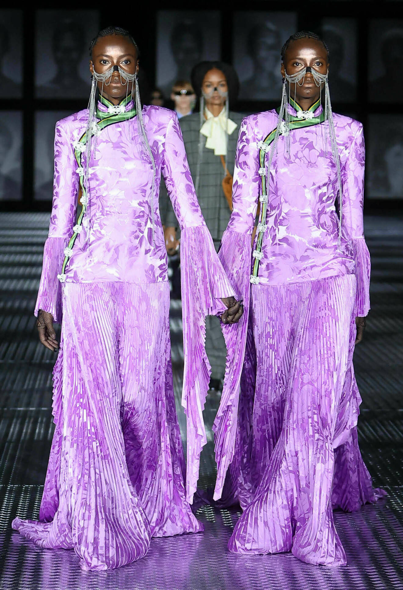 Guccis SS23-visning med tvillingar på Milano Fashion Week