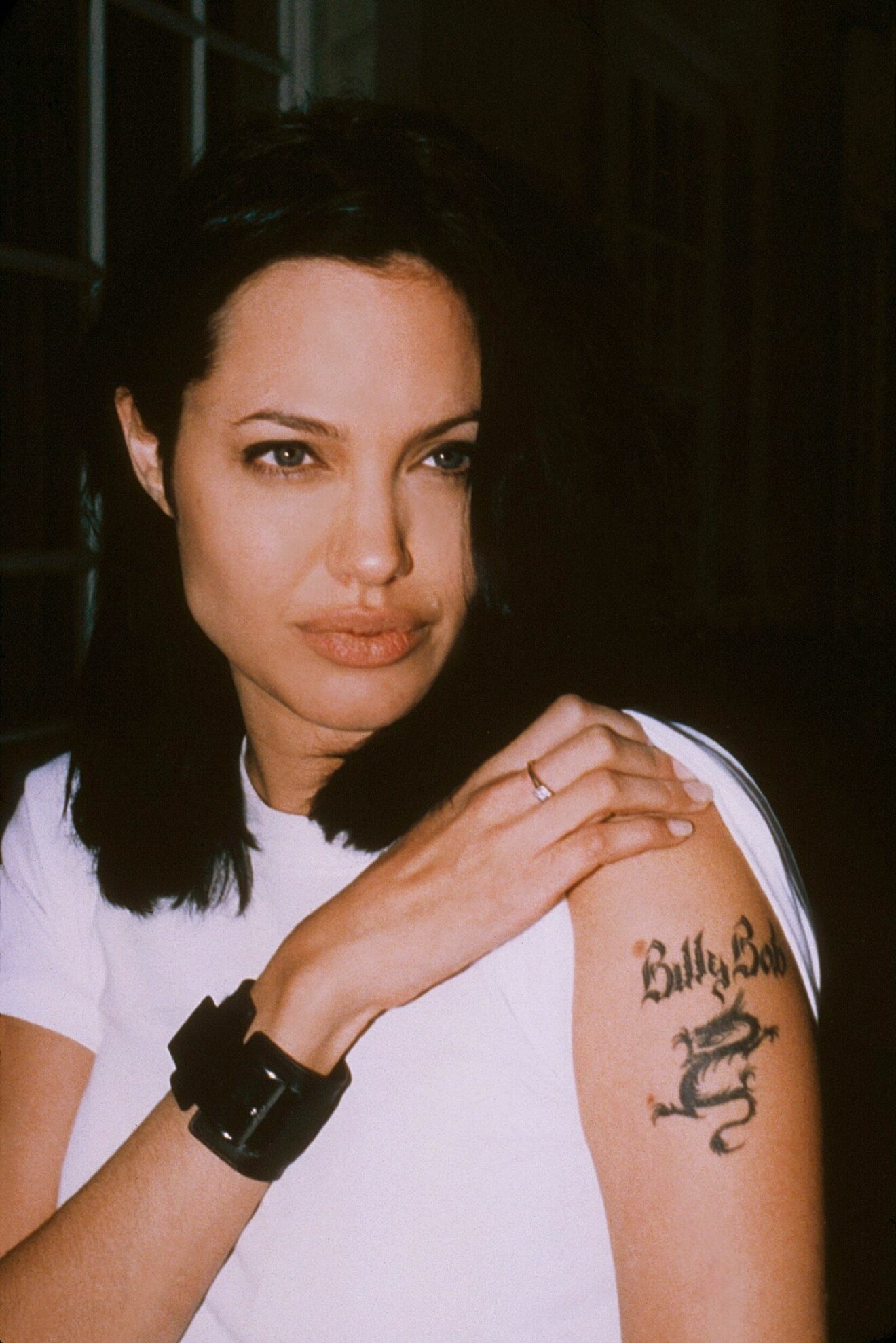 Angelina Jolie tatuering