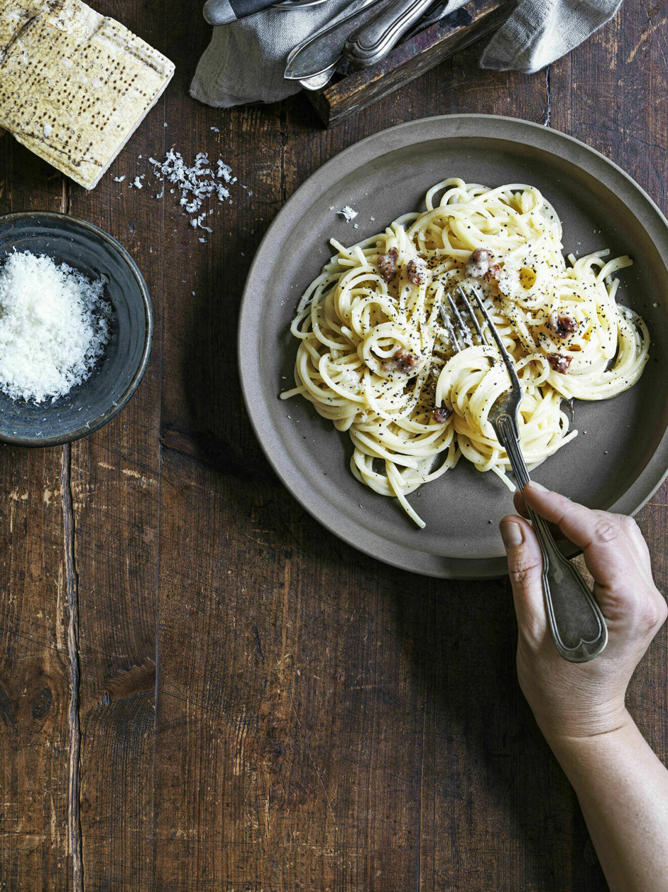 Testa att tillsätt miso i din pasta carbonara