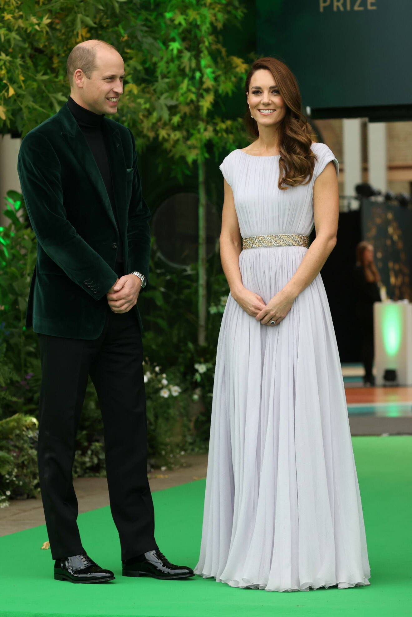 Kate Middleton återanvänder en lila klänning