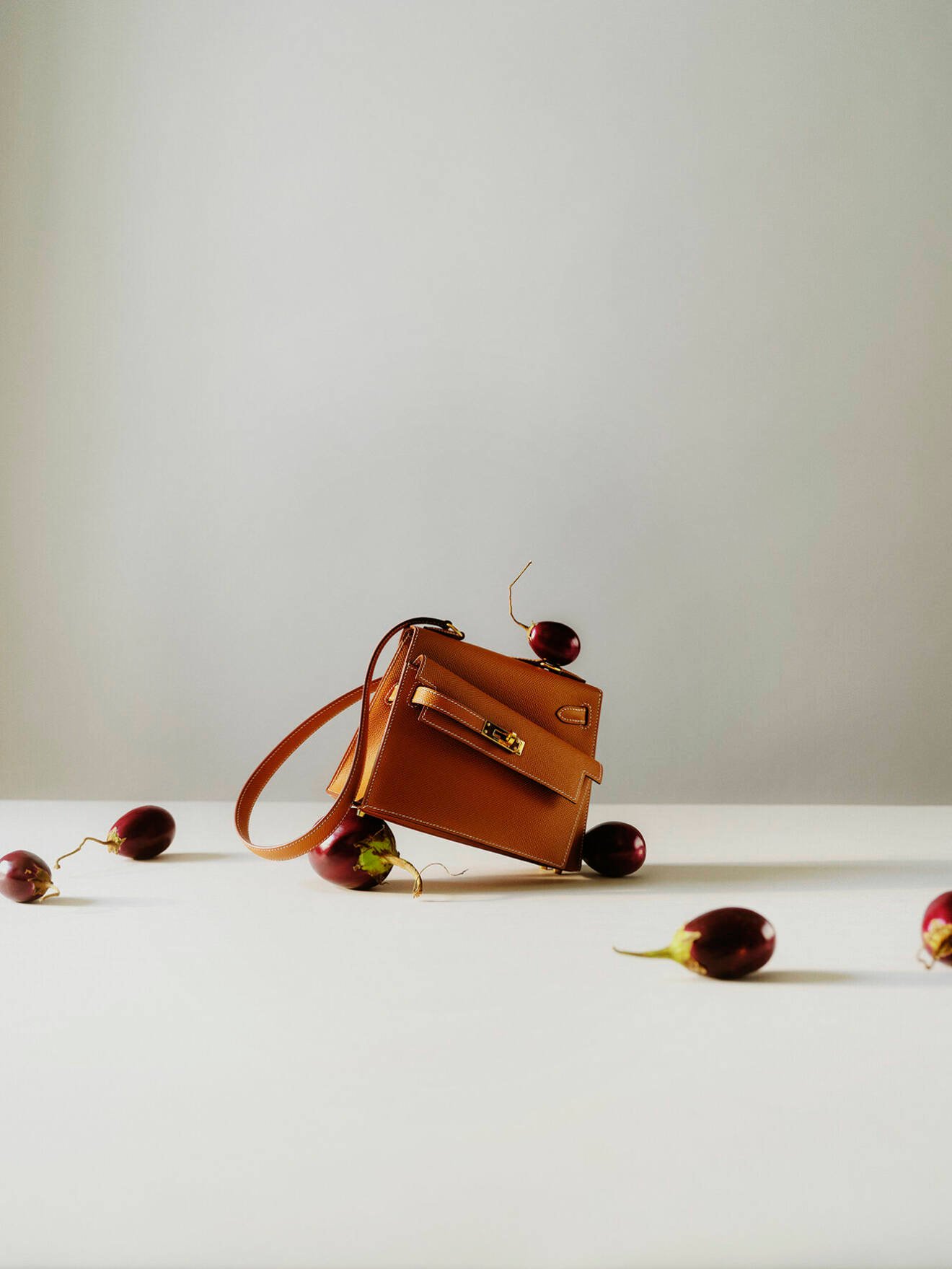 Brun liten handväska från Hermès.