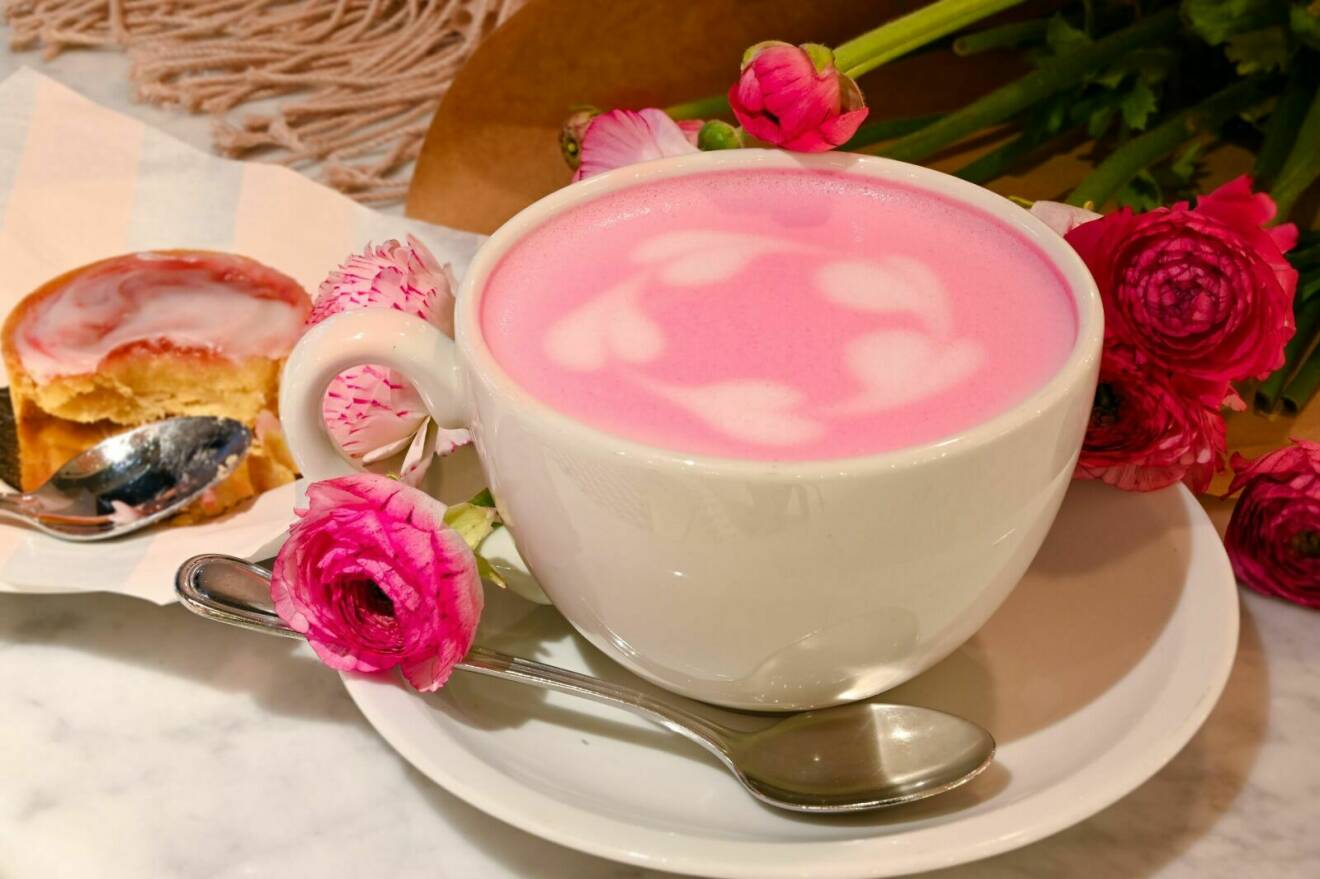 Den rosa latten är ingen drink men en omåttligt populär dryck