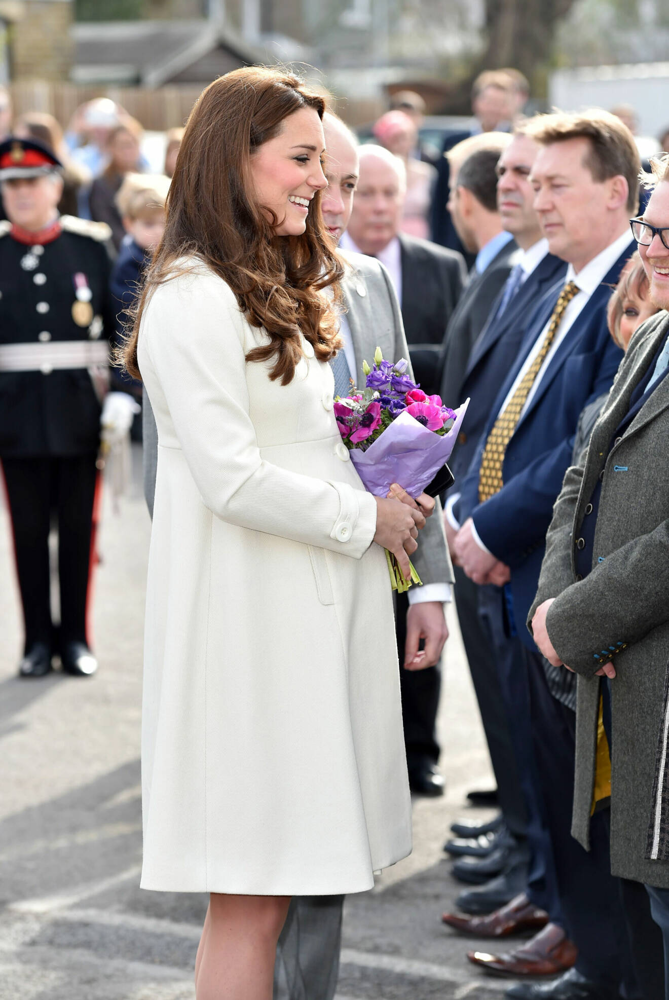 Kate Middletons gravidstil – vit kappa