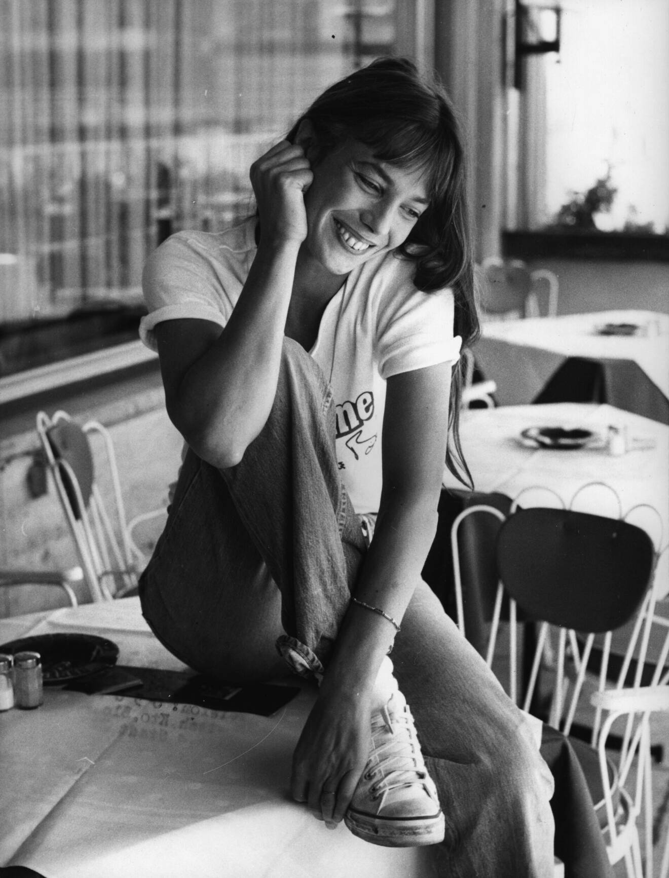 Jane Birkin stilinspiration – jeans t-shirt och converse