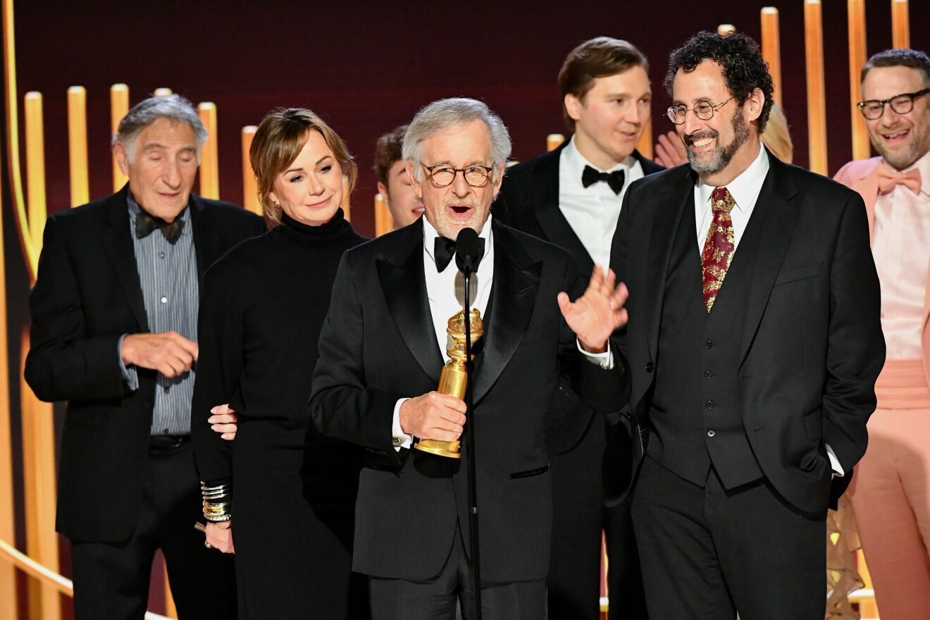 Steven Spielberg tar emot priset för Bästa dramafilm