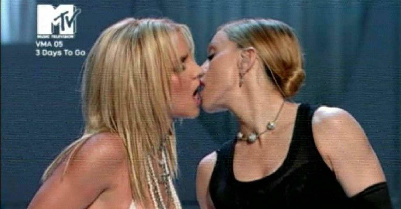 Britney Spears och Madonna på VMAs 2003