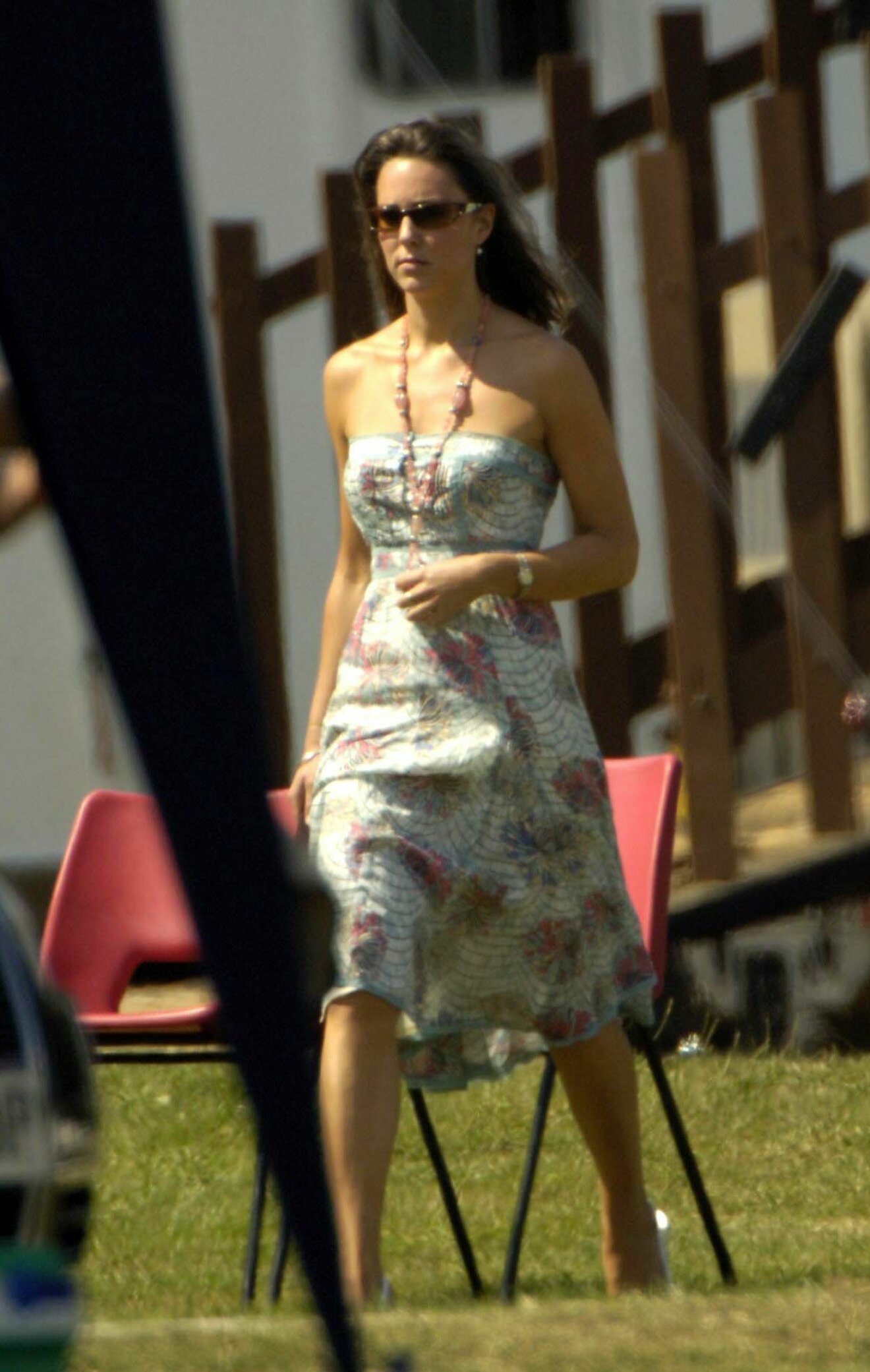 Så klädde sig Kate Middleton innan hon blev kunglig – tubklänning