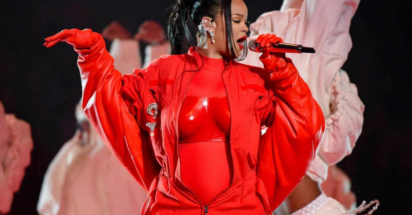 Rihanna under framträdandet på Super bowl.