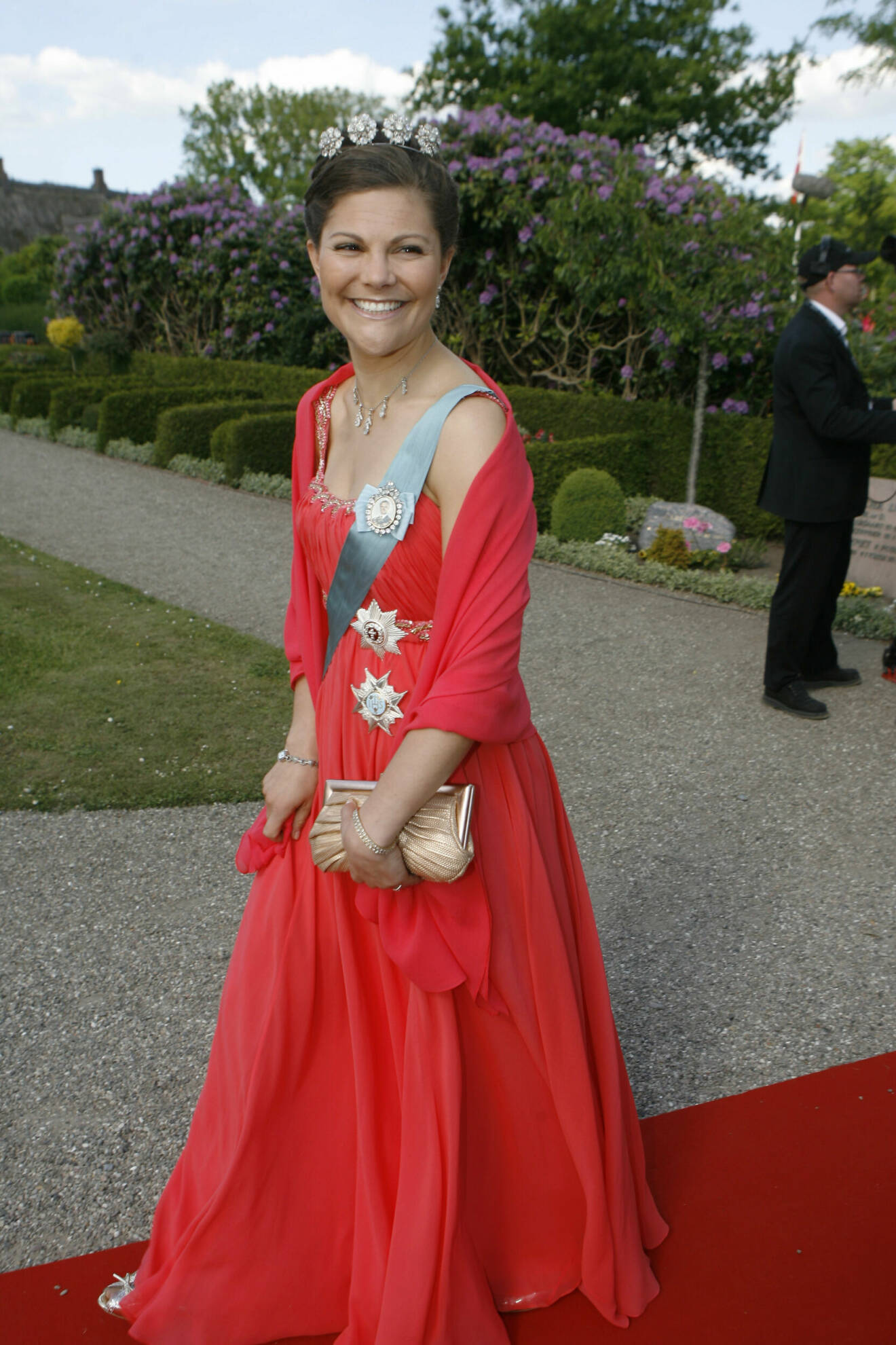 Till ett bröllopet mellan Joachim av Danmark och prinsessan Marie på Jylland sommaren 2008 satsade Victoria på rött.