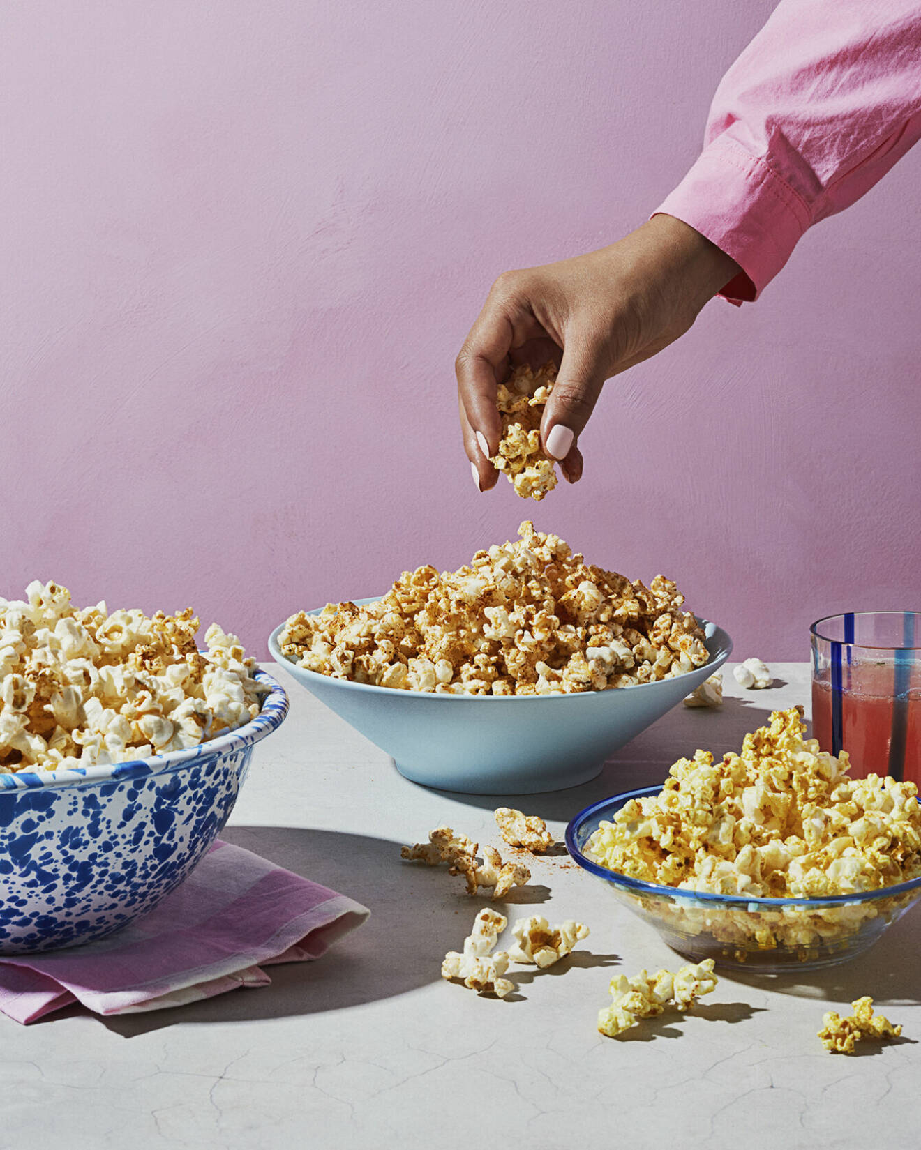 Kryddade popcorn är gott till både fördrink och fredagsmys