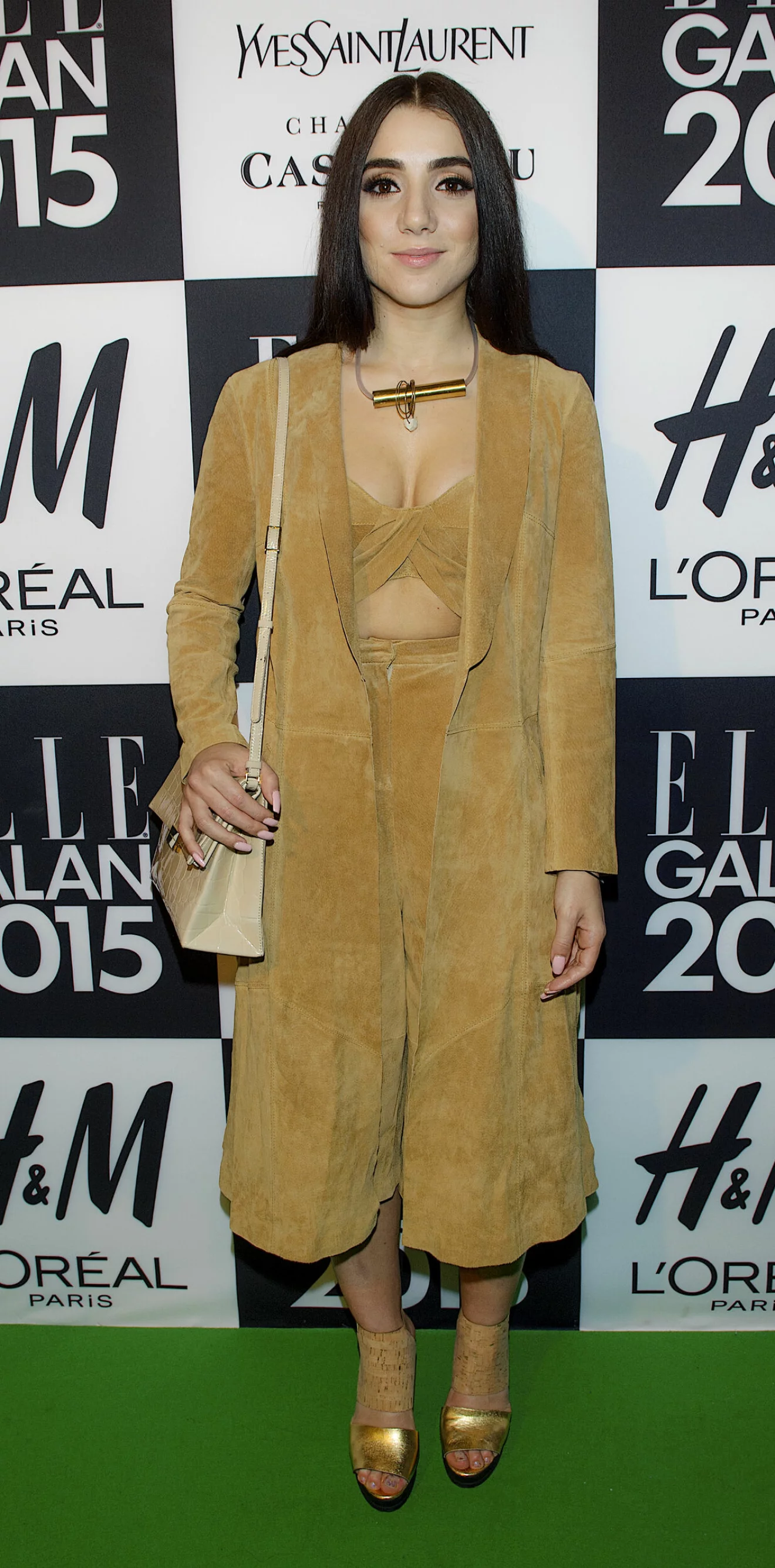 Gina Dirawi på ELLE-galans röda matta 2015.