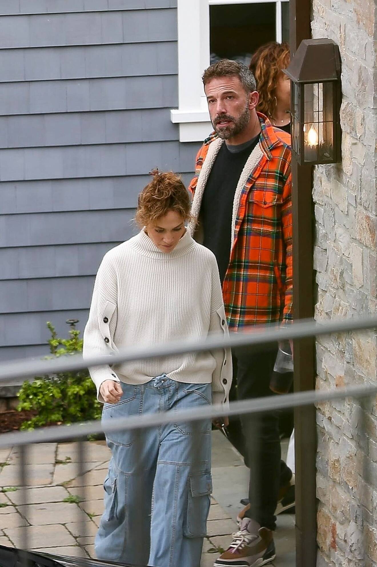 Jennifer Lopez och Ben Affleck besöker sitt nya hus