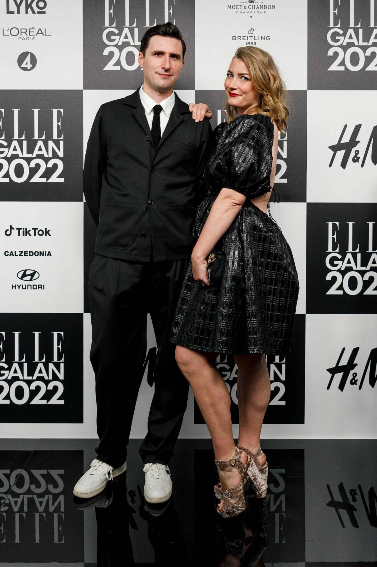 Elsa Billgren tillsammans med maken Pontus De Wolfe på röda mattan 2022.