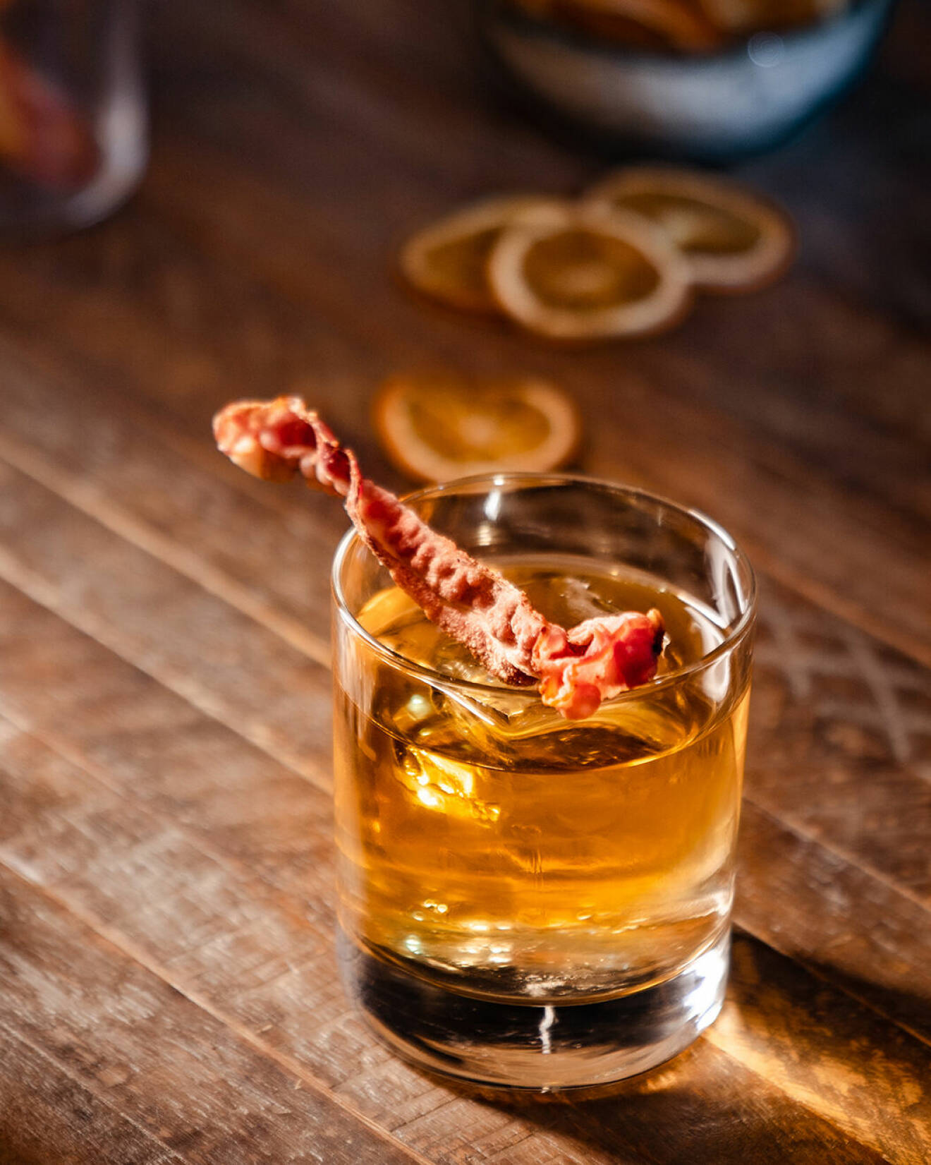 Bacon Old fashioned – så gör du den trendiga drinken