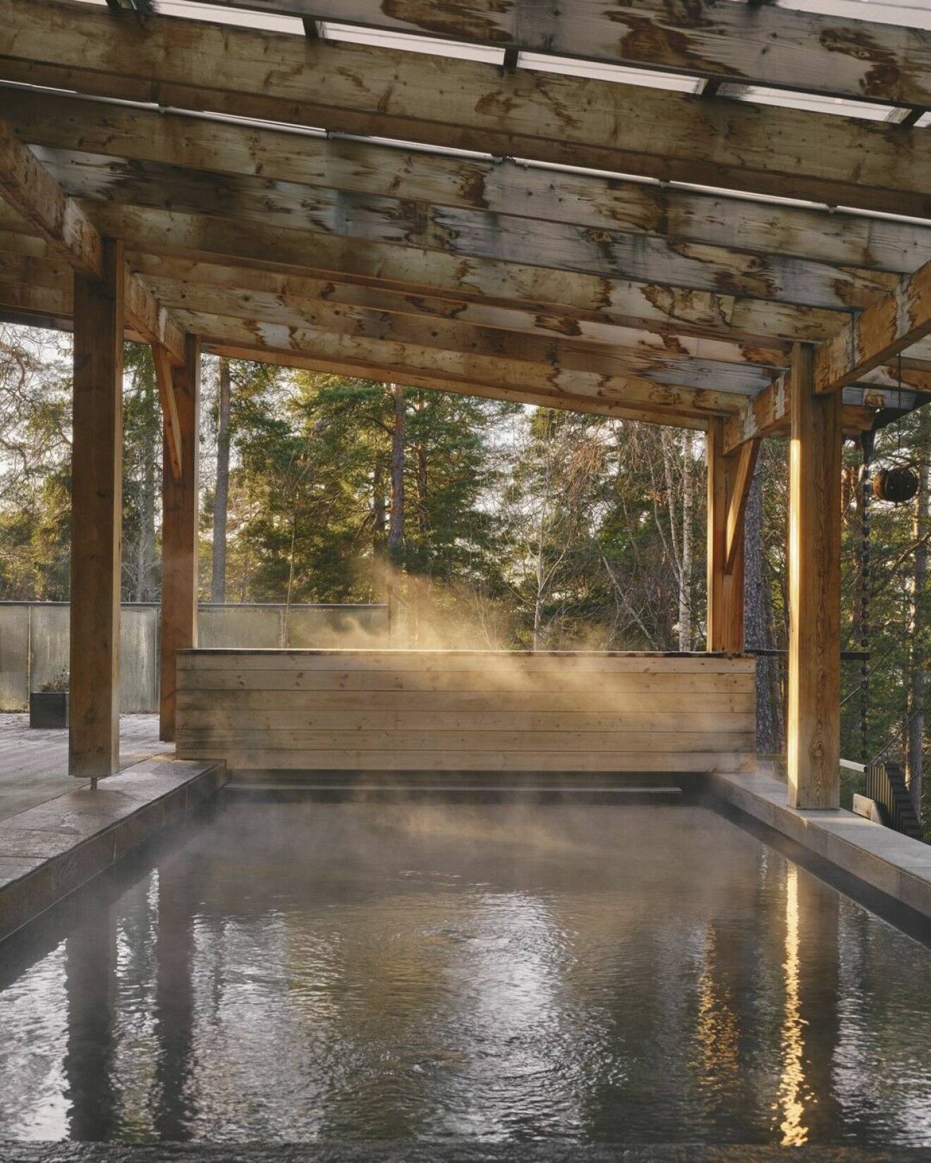 varm källa i japansk stil på Yasuragi spa i Stockholm