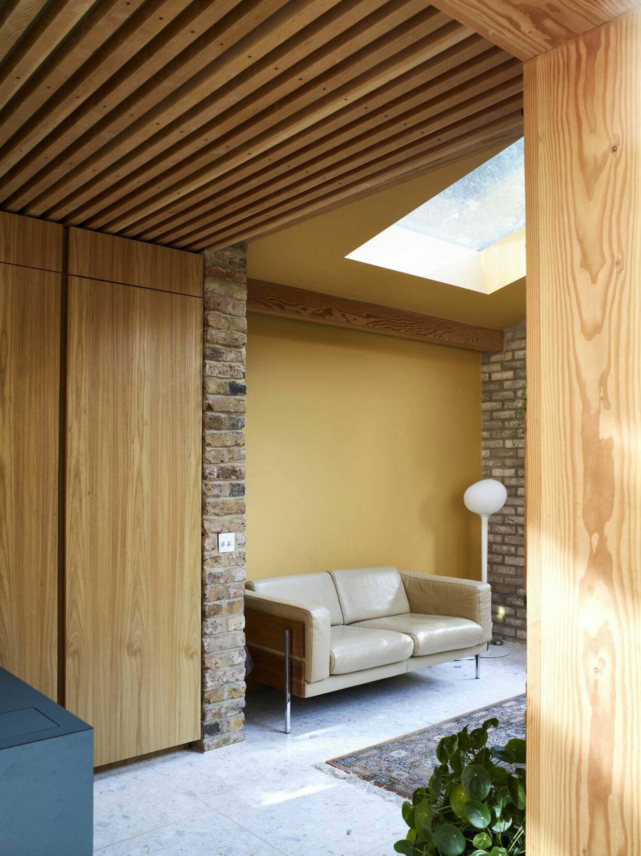 Siri Zanelli London japandi tegelvägg takfönster