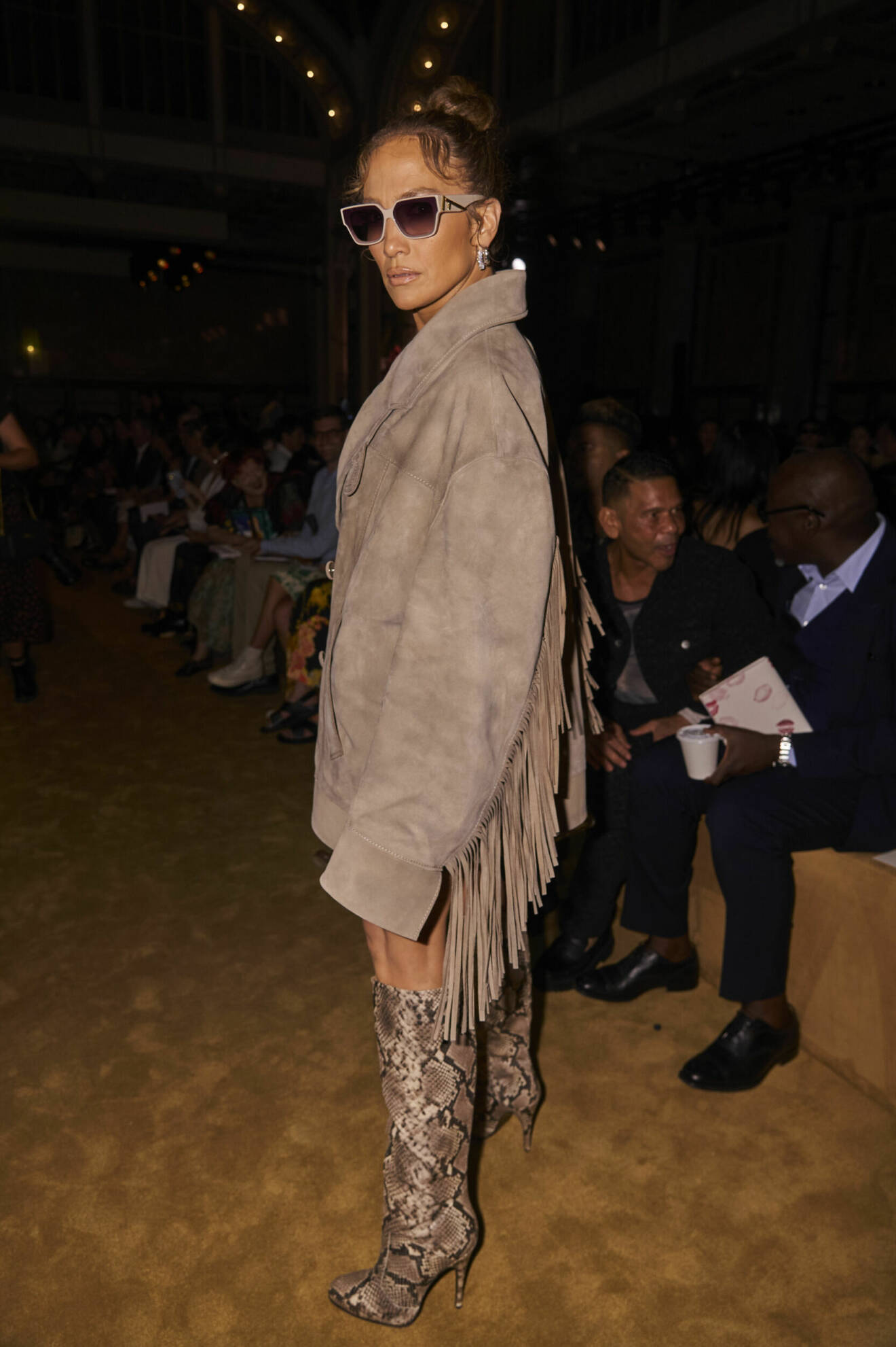 Jennifer Lopez under New ark fashion week. Här på Coach visning för ss24.