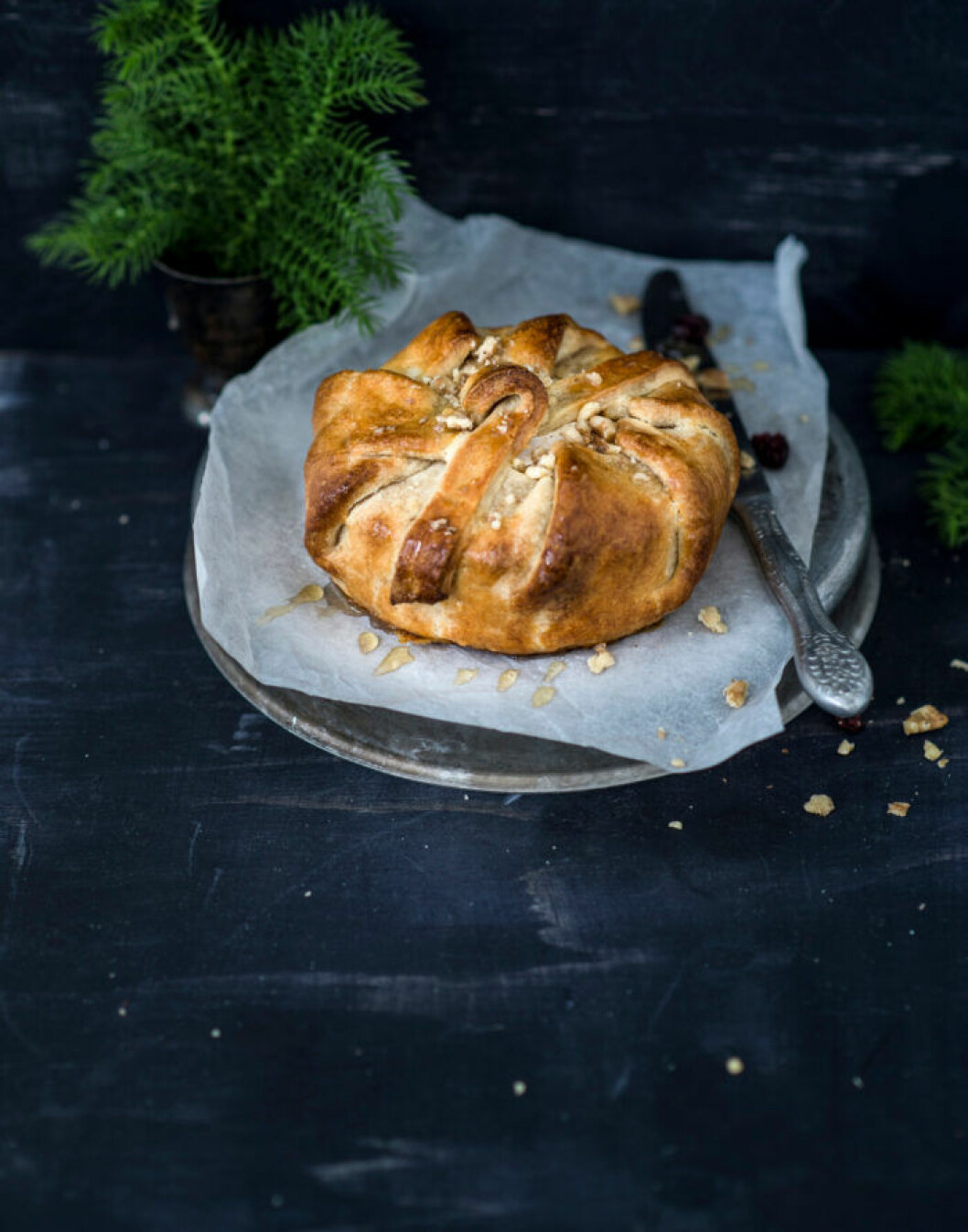 Inbakad brie med fikonmarmelad och honung. Recept på inbakad brie med fikonmarmelad och honung