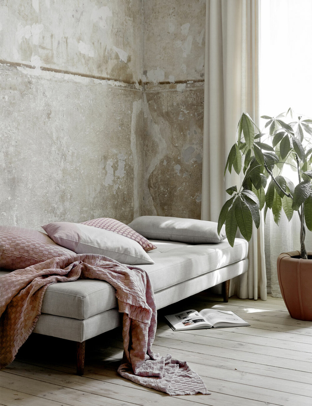 Beige och dämpade rosa toner i vår 2020