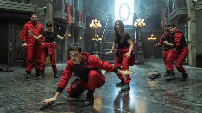 I gisslandramat ligger stort fokus på den historiska banken, egentligen hem åt den spanska motsvarigheten till Transportstyrelsen. Foto: Netflix. Inredningstrender 2022 enligt Netflix, La casa de papel