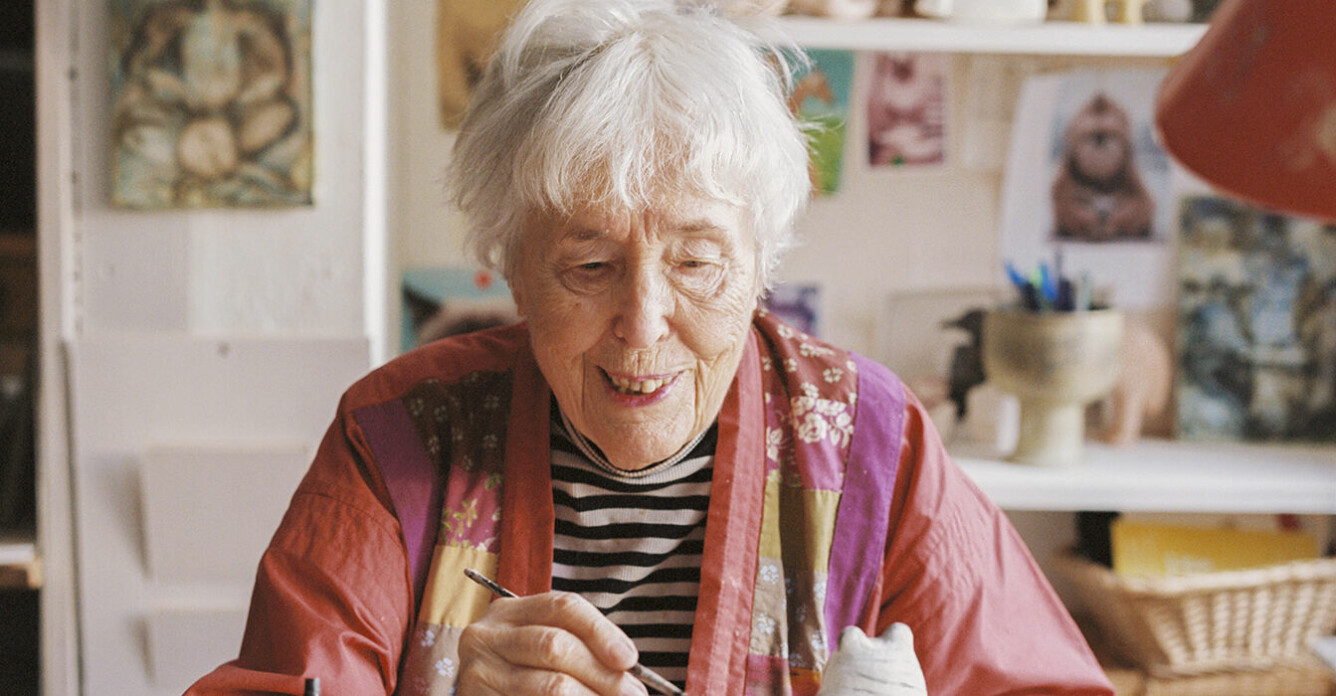Konstnären Lisa Larson berättar om den 70 år långa karriären