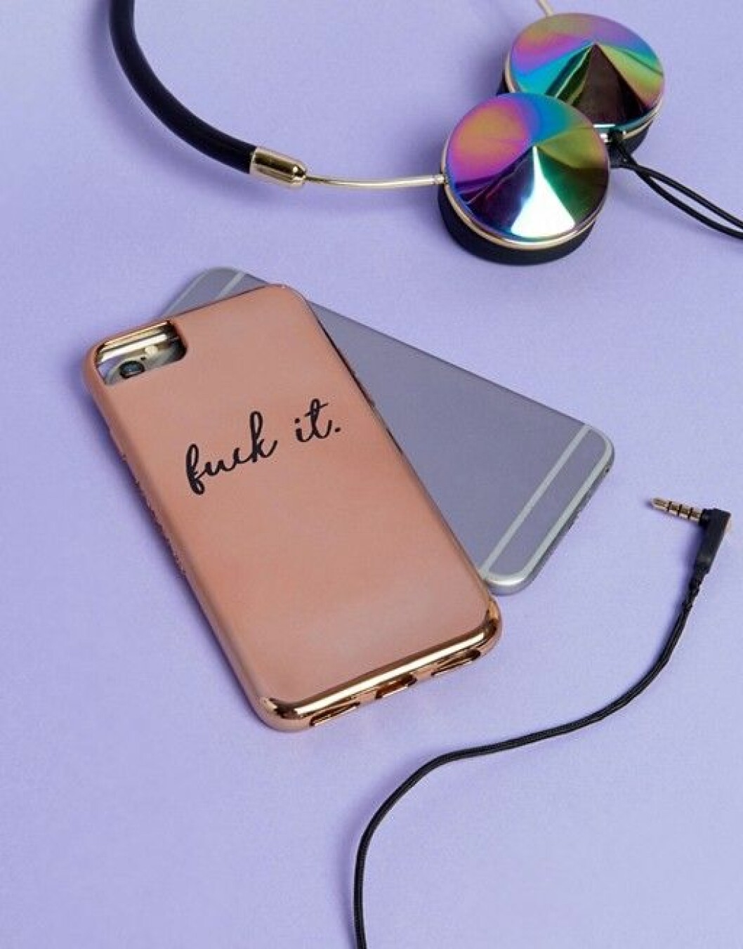 Iphone-skal från <a href="https://apprl.com/al/4f9Y/" target="_blank" rel="noopener">Skinnydip</a>.