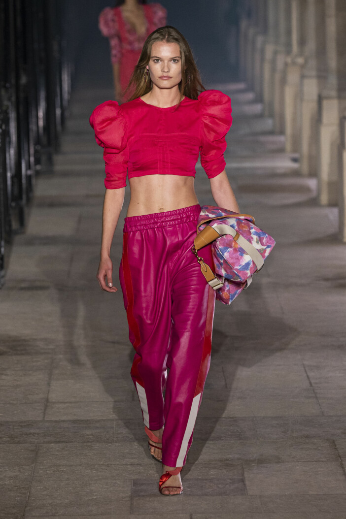 Isabel Marant. Låg midja och cropped top vårmode 2021