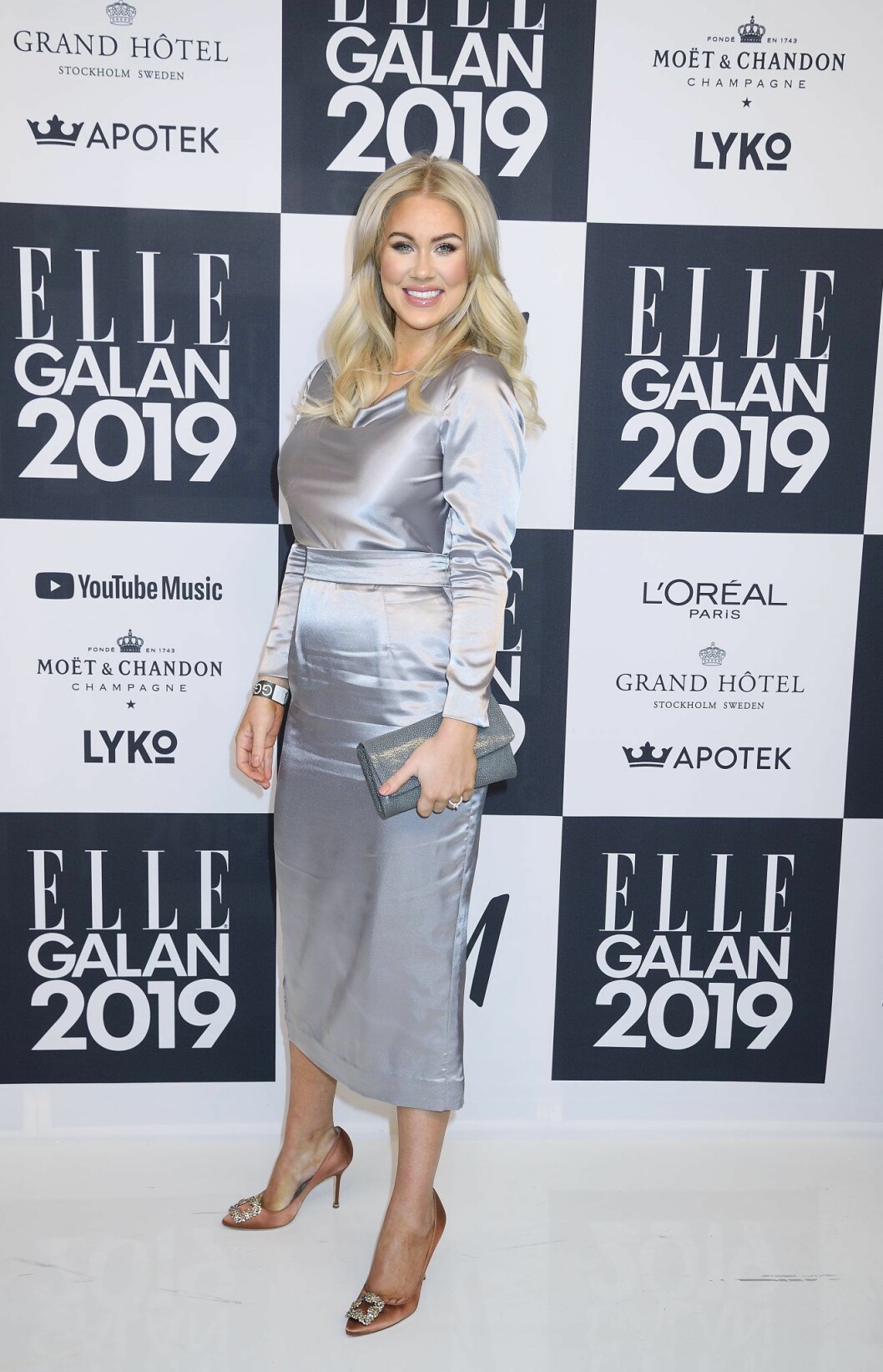 Januari 2019. Isabella Löwengrip i silvrig klänning på Elle-galan 2019