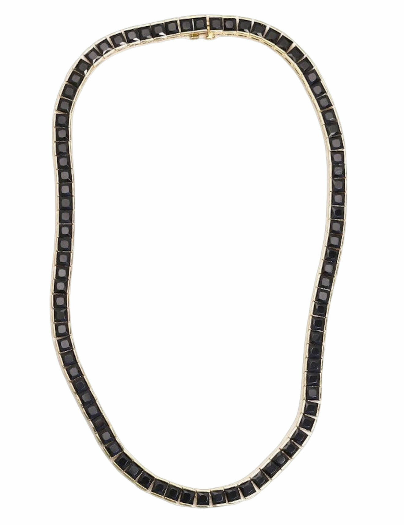 Halsband med svarta pärlor från Izabel Display. 