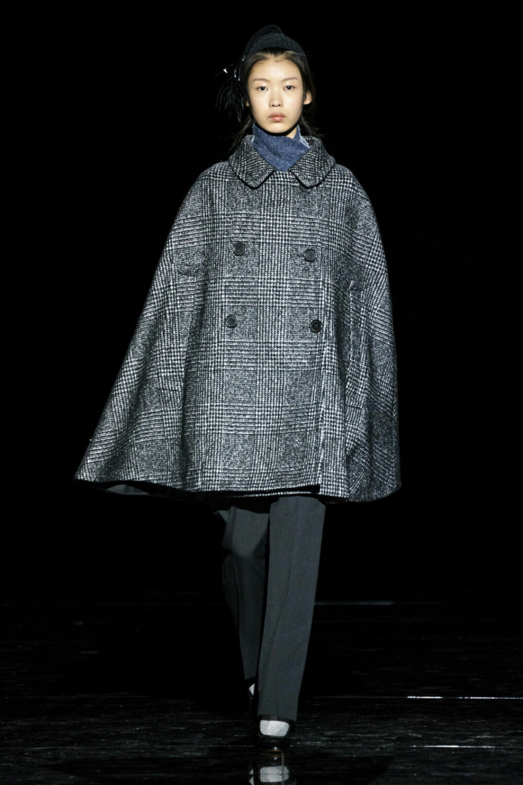 NYFW Marc Jacobs, rutig kort grå kappa.