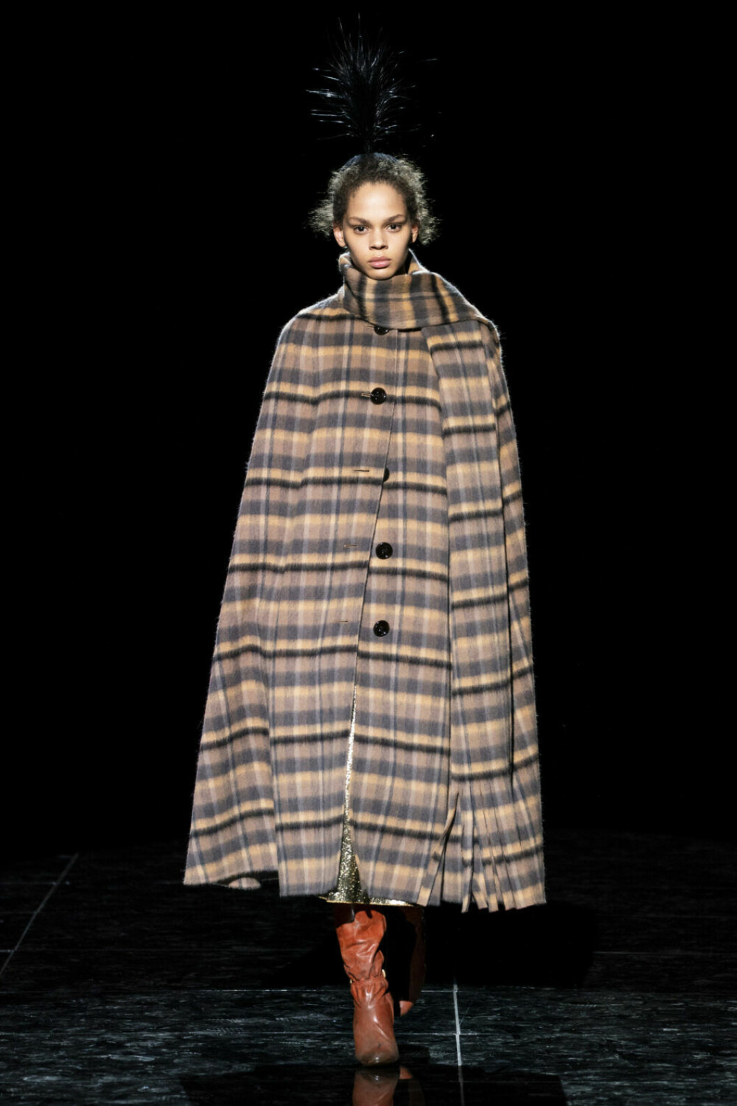 NYFW Marc Jacobs, rutig kappa med huvudbonad.