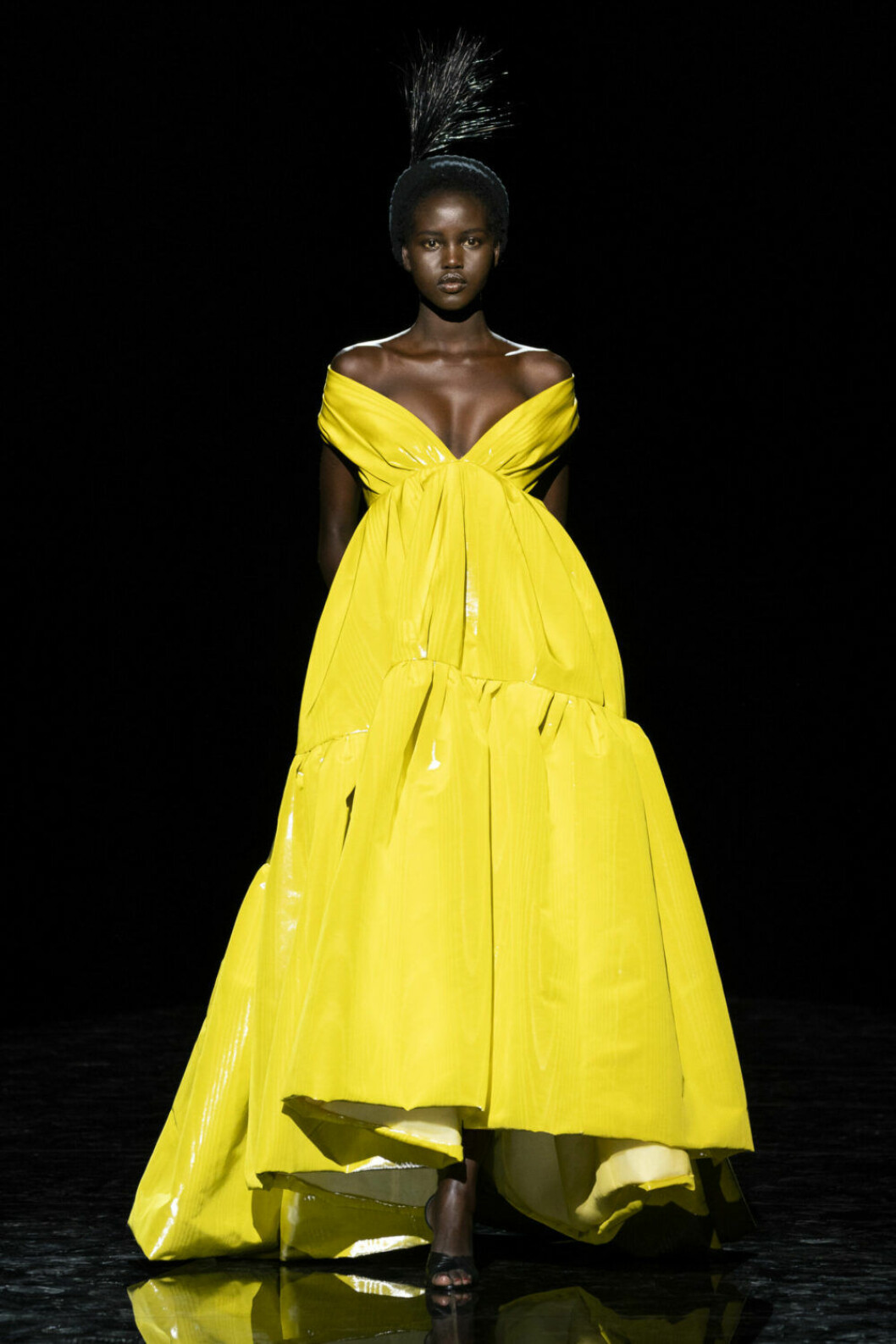 NYFW Marc Jacobs, gul stor klänning.