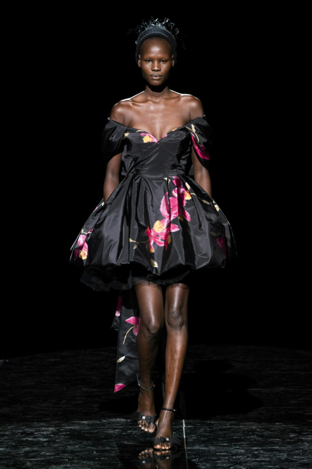 NYFW Marc Jacobs, kort klänning med rosa blommor.