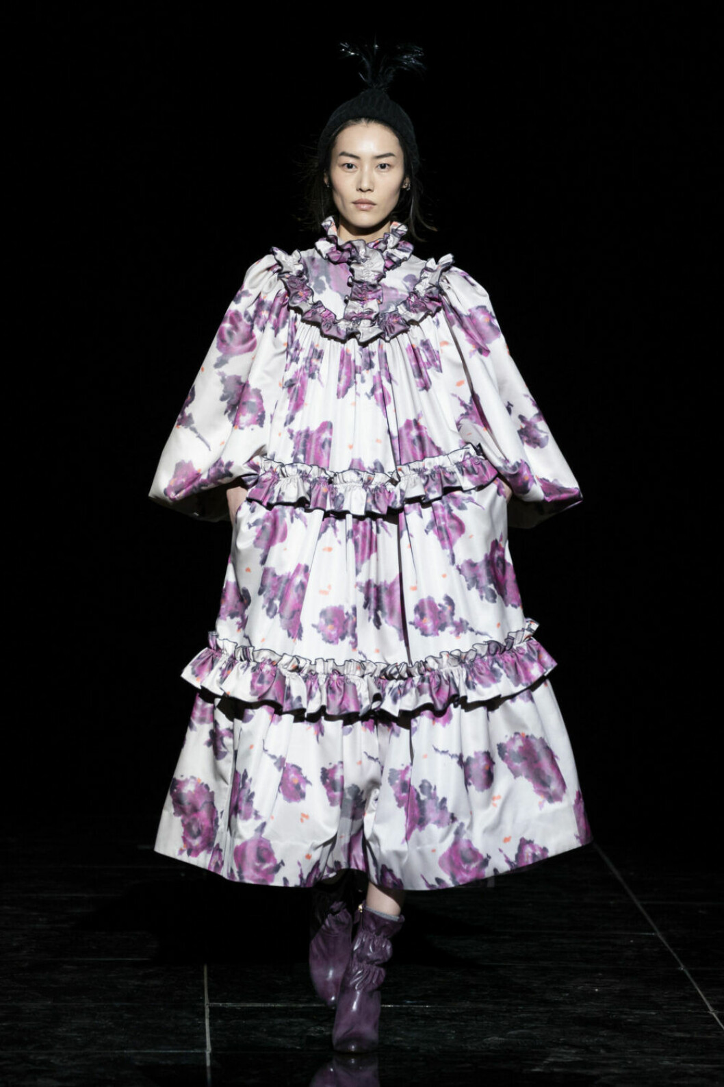 NYFW Marc Jacobs, stor blommig klänning med volanger och blommor.