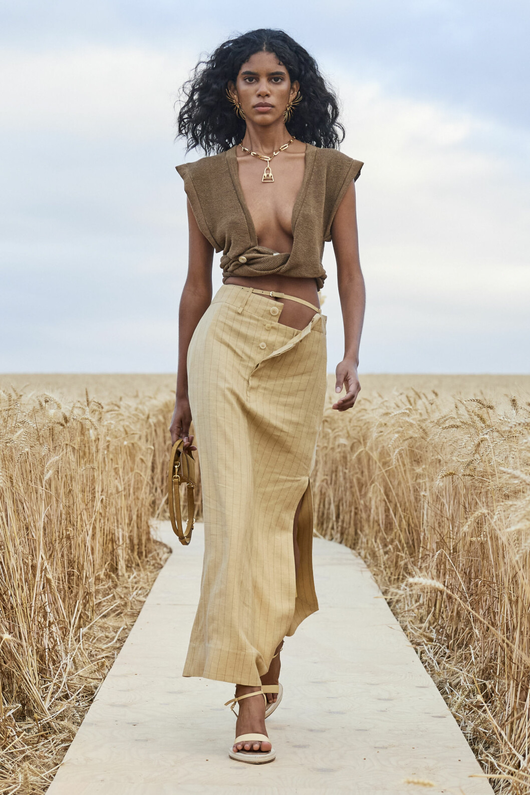 Jacquemus SS21 brun topp.