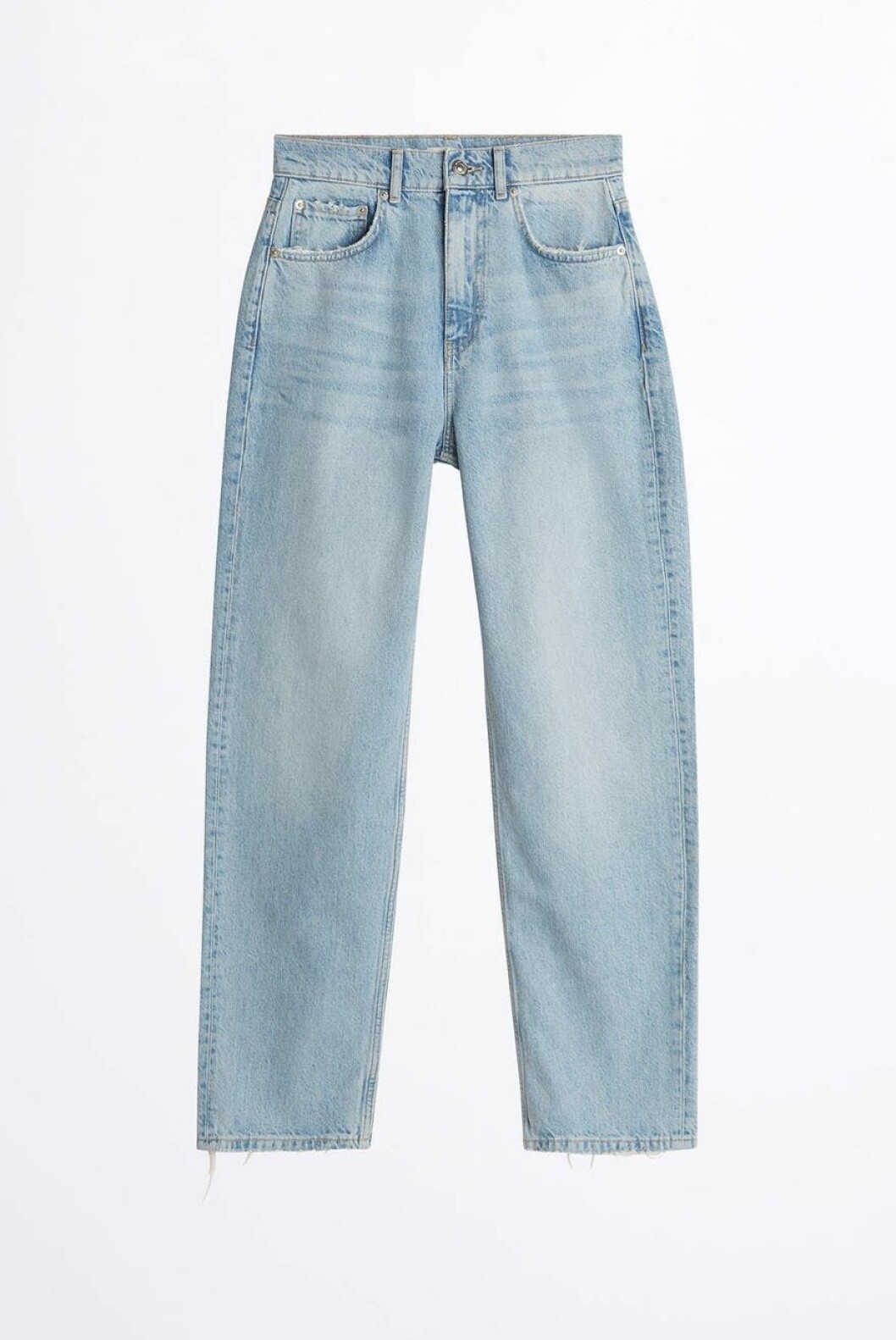 Ljusa jeans i rak modell med hög midja från Gina Tricot. Bär dem med precis vad som helst!