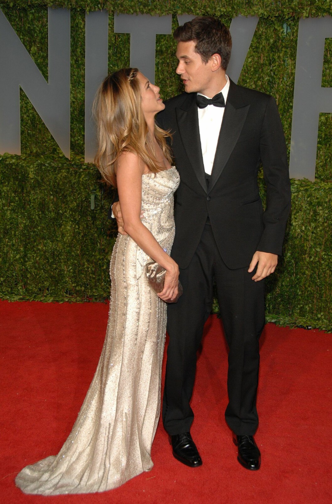 Jennifer Aniston tog med sig musikern John Mayer till röda mattan 2009. Jennifer Aniston och John Mayer på Oscarsgalan 2009
