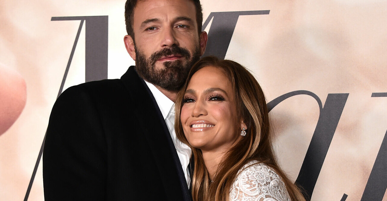 Jennifer Lopez och Ben Affleck bröllopsvibbar på röda mattan av Marry me