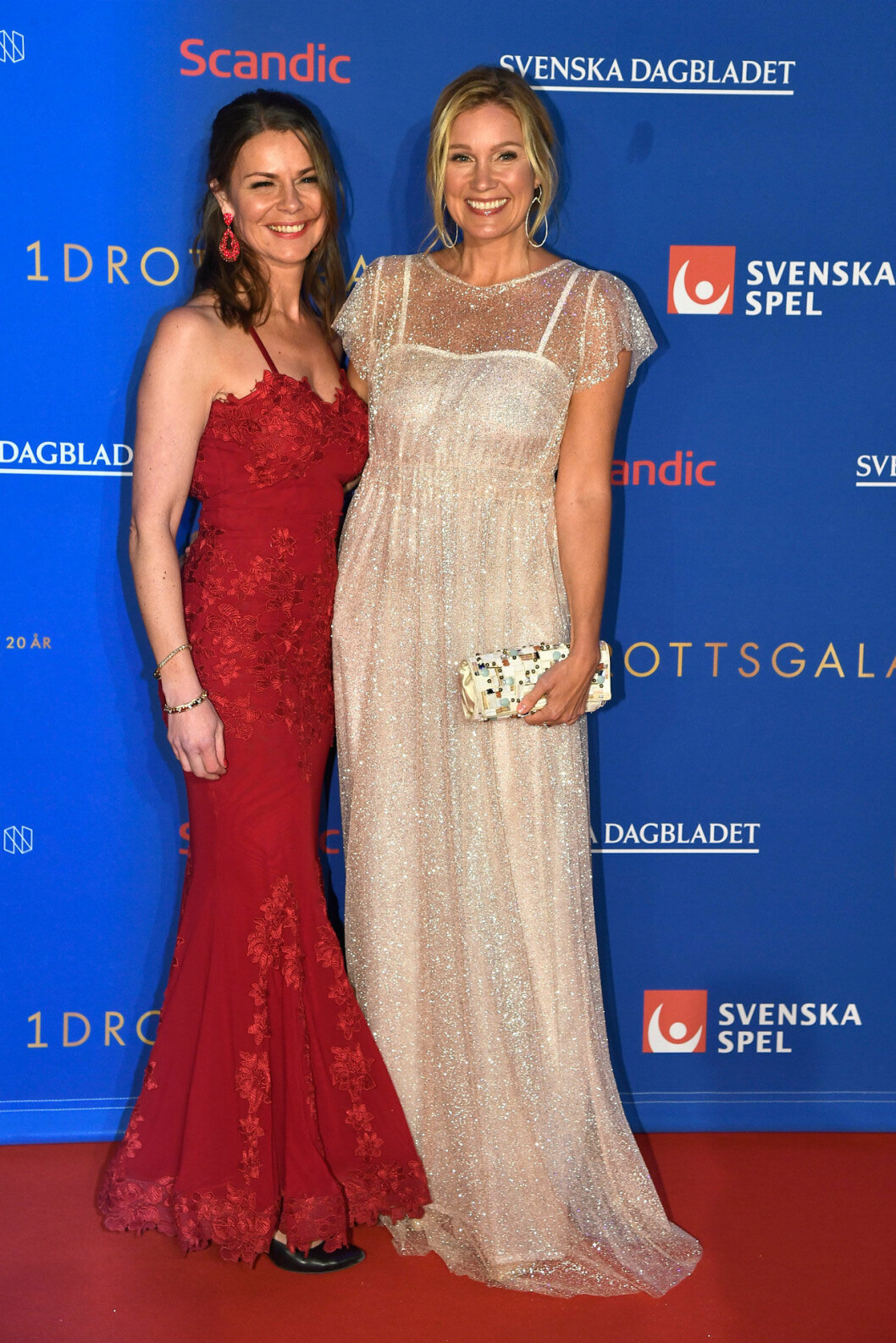 Jessica Almenäs med sällskap. Röda mattan, Jessica Almenäs med sällskap